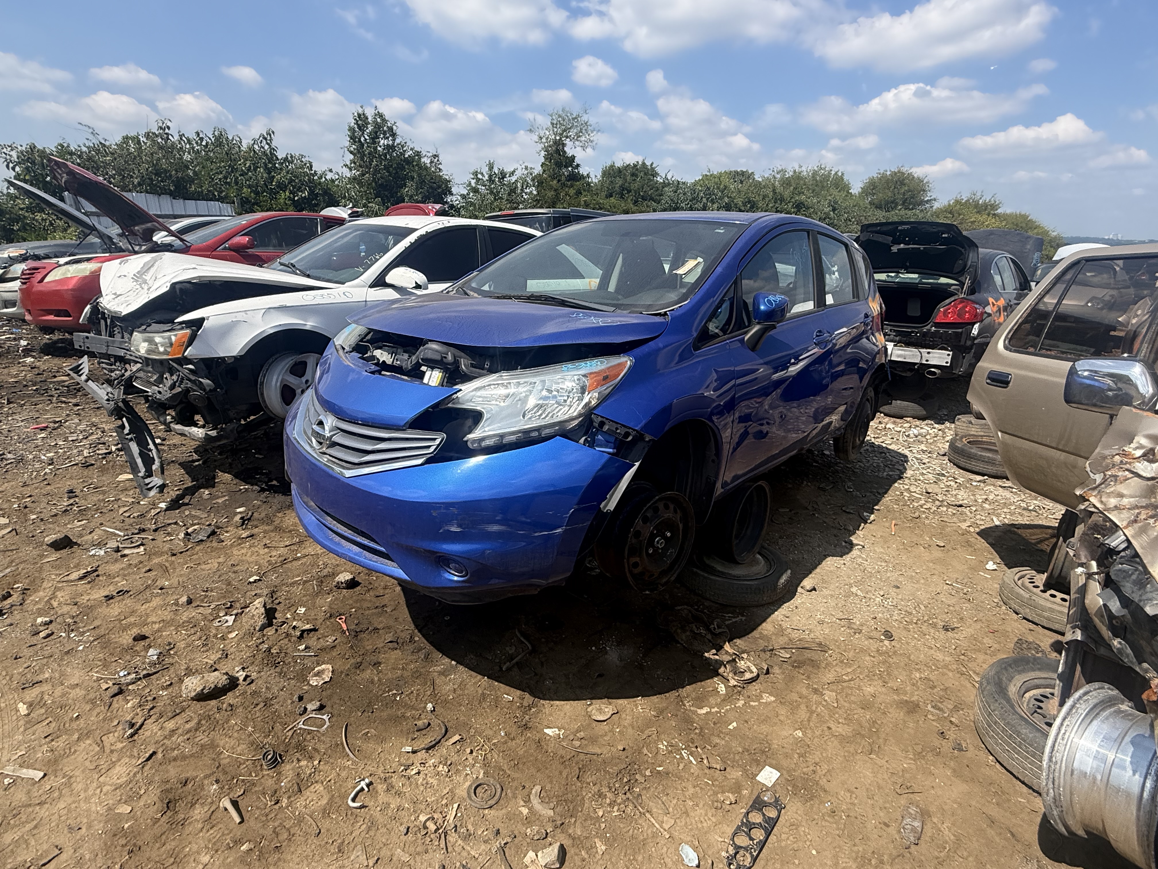 2016 NISSAN Versa Note