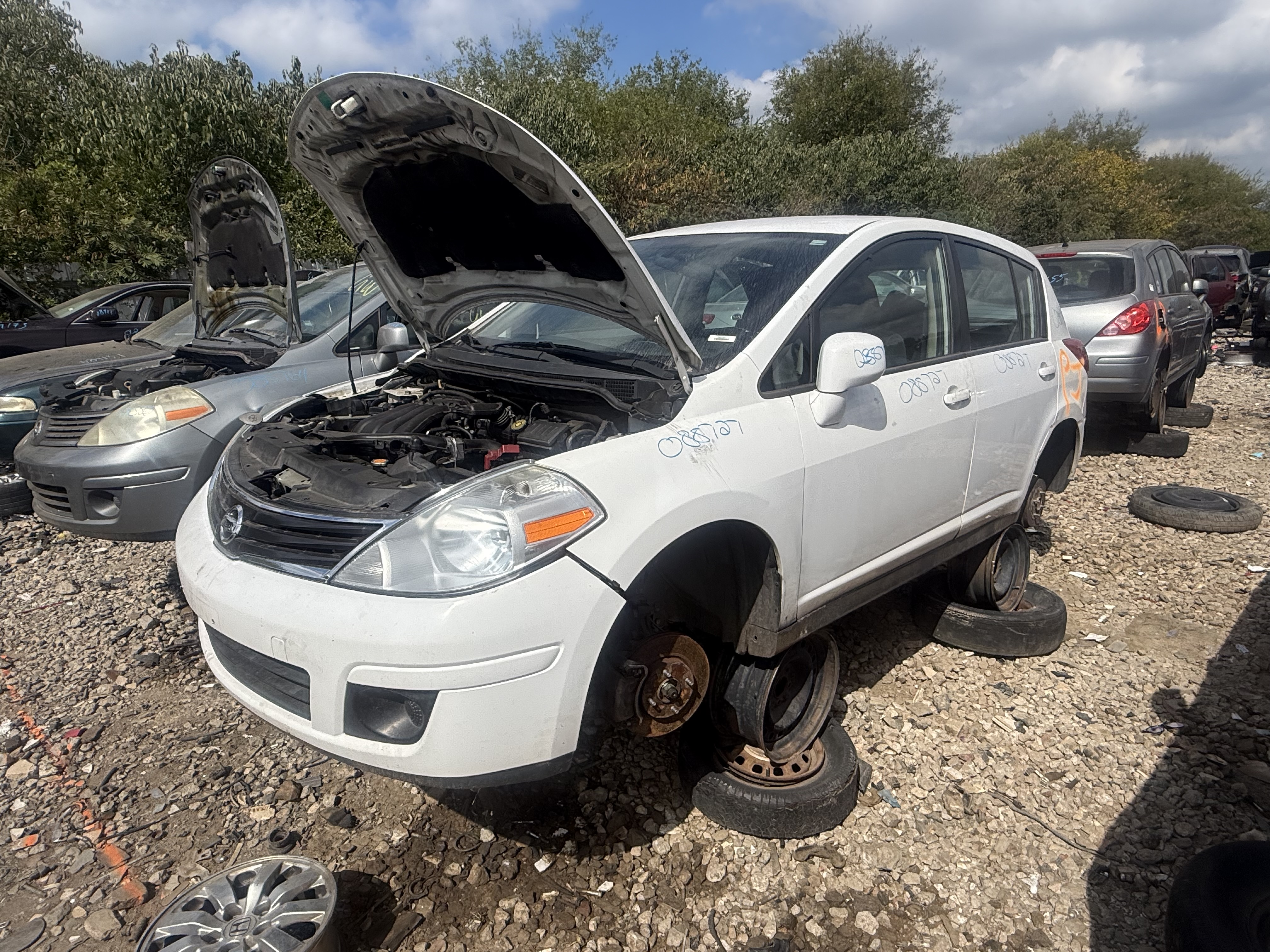 2012 NISSAN Versa