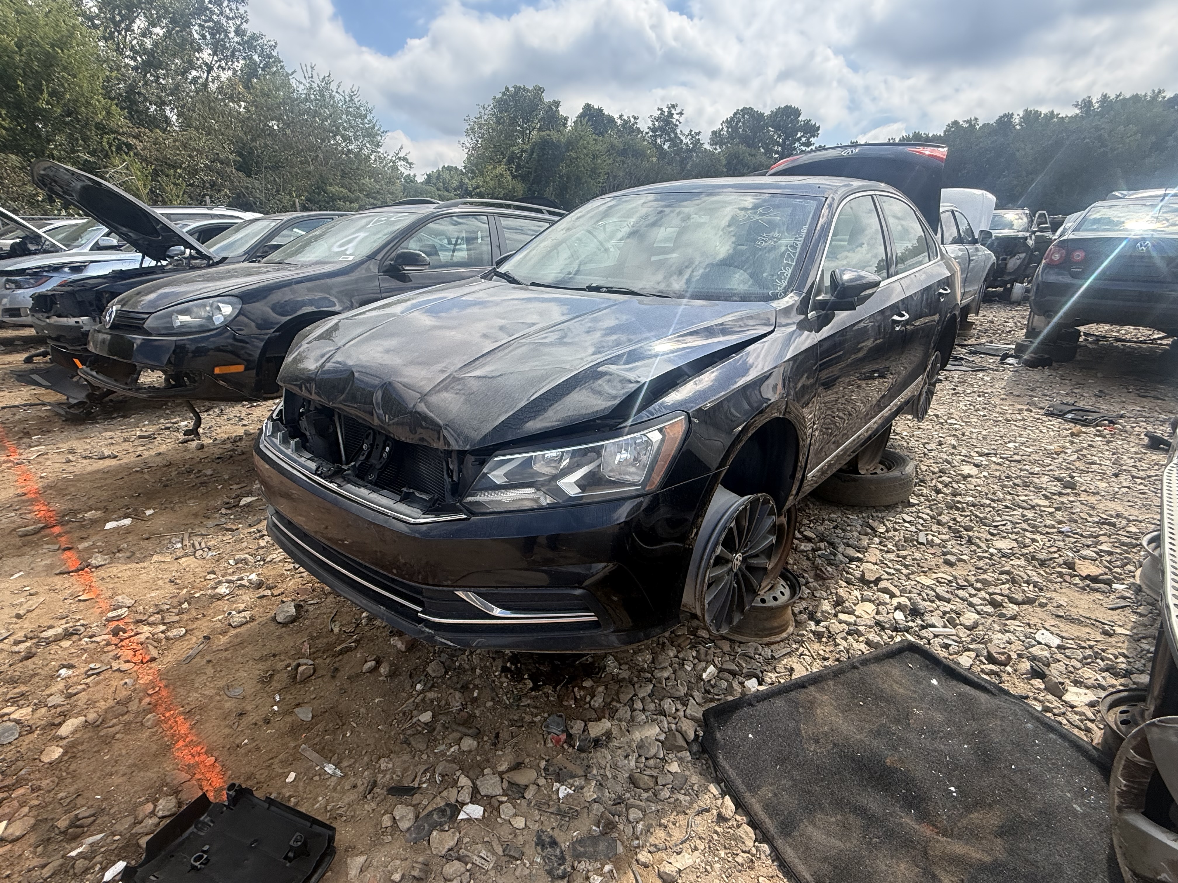 2016 VOLKSWAGEN Passat