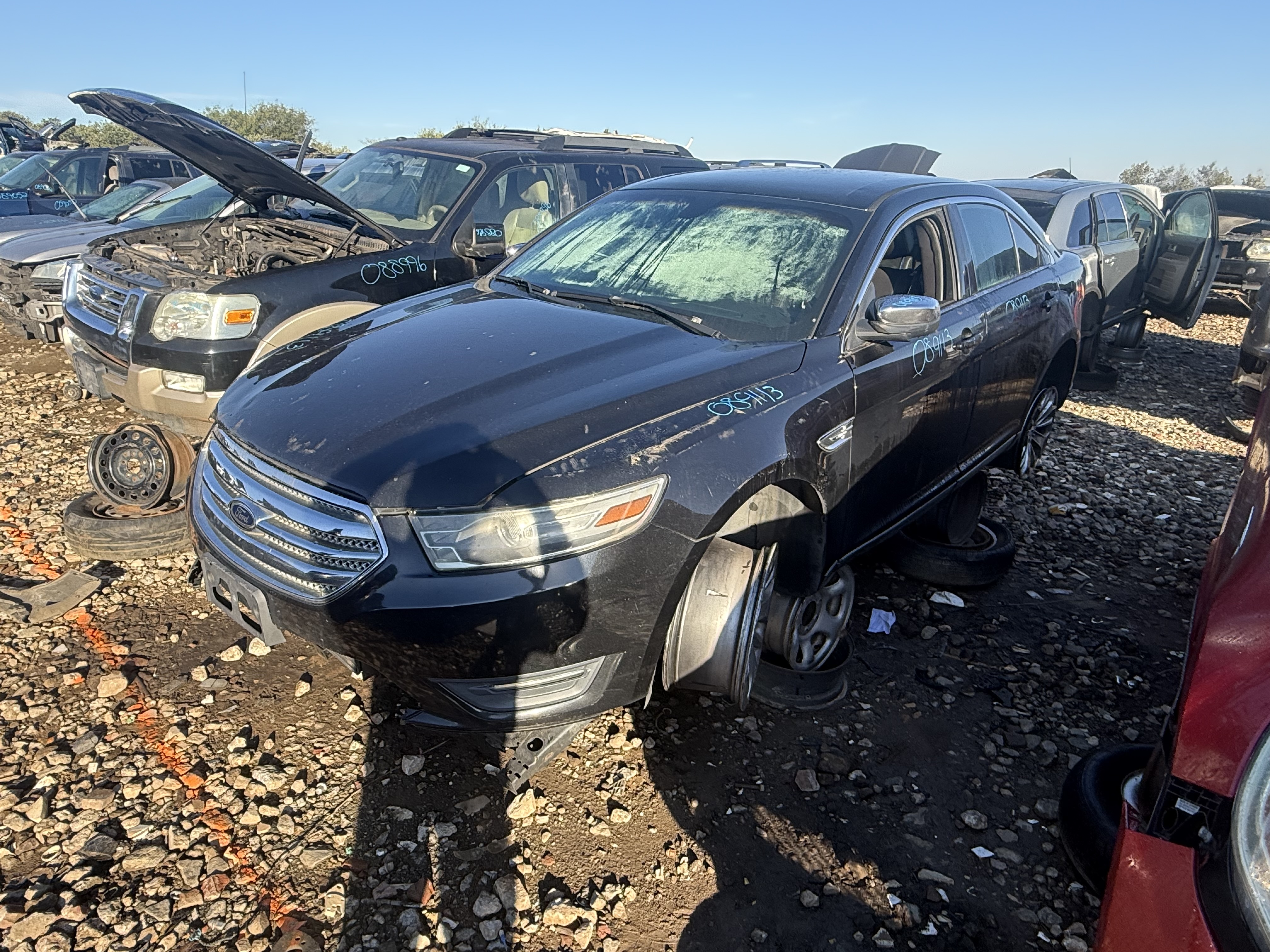 2013 FORD Taurus