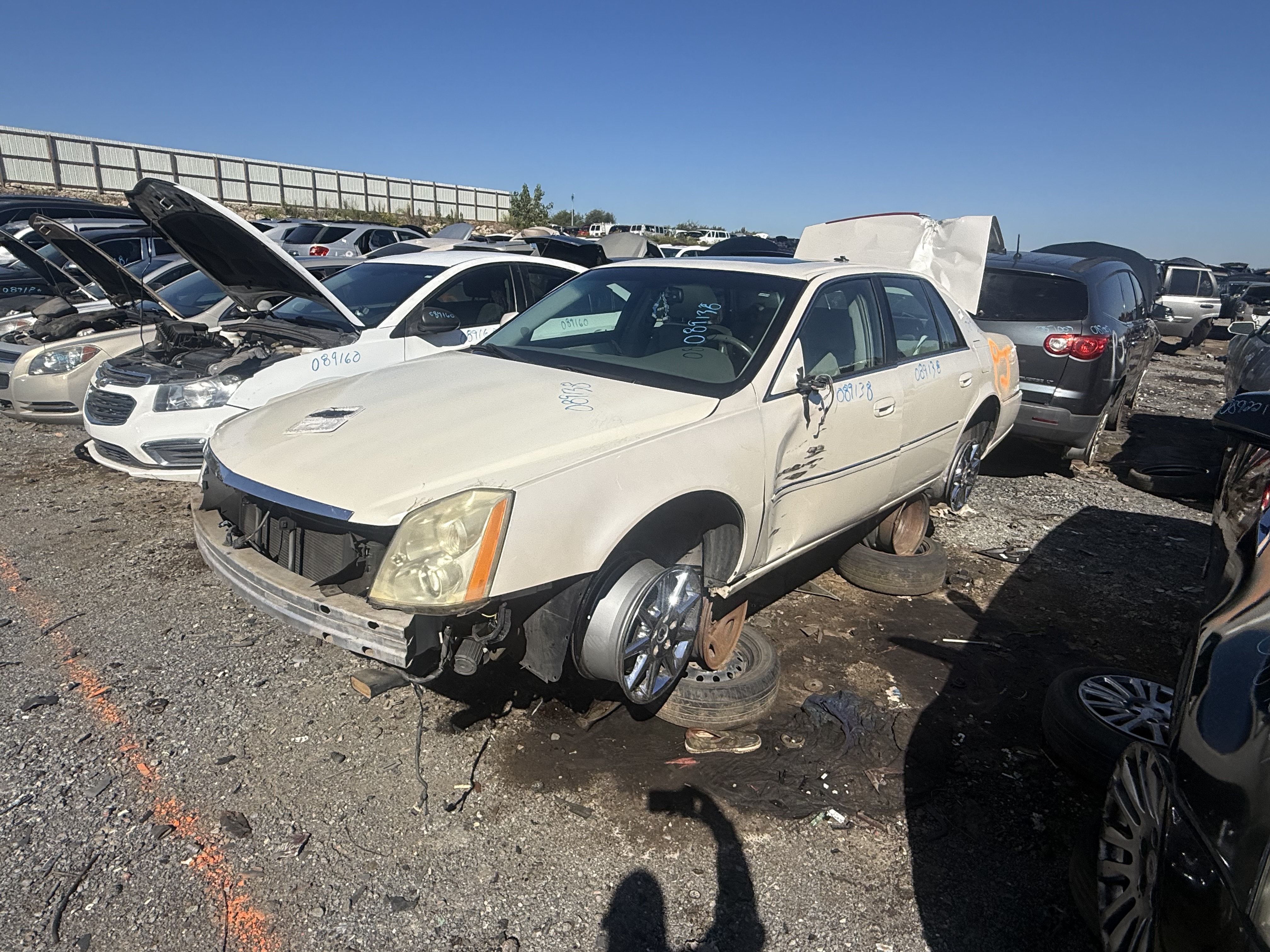 2011 CADILLAC Dts