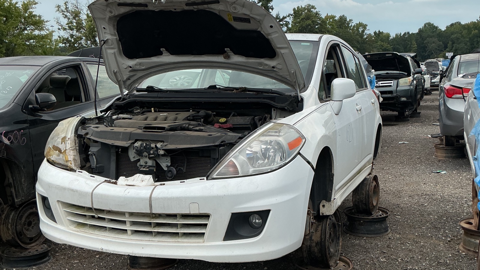 2010 NISSAN Versa