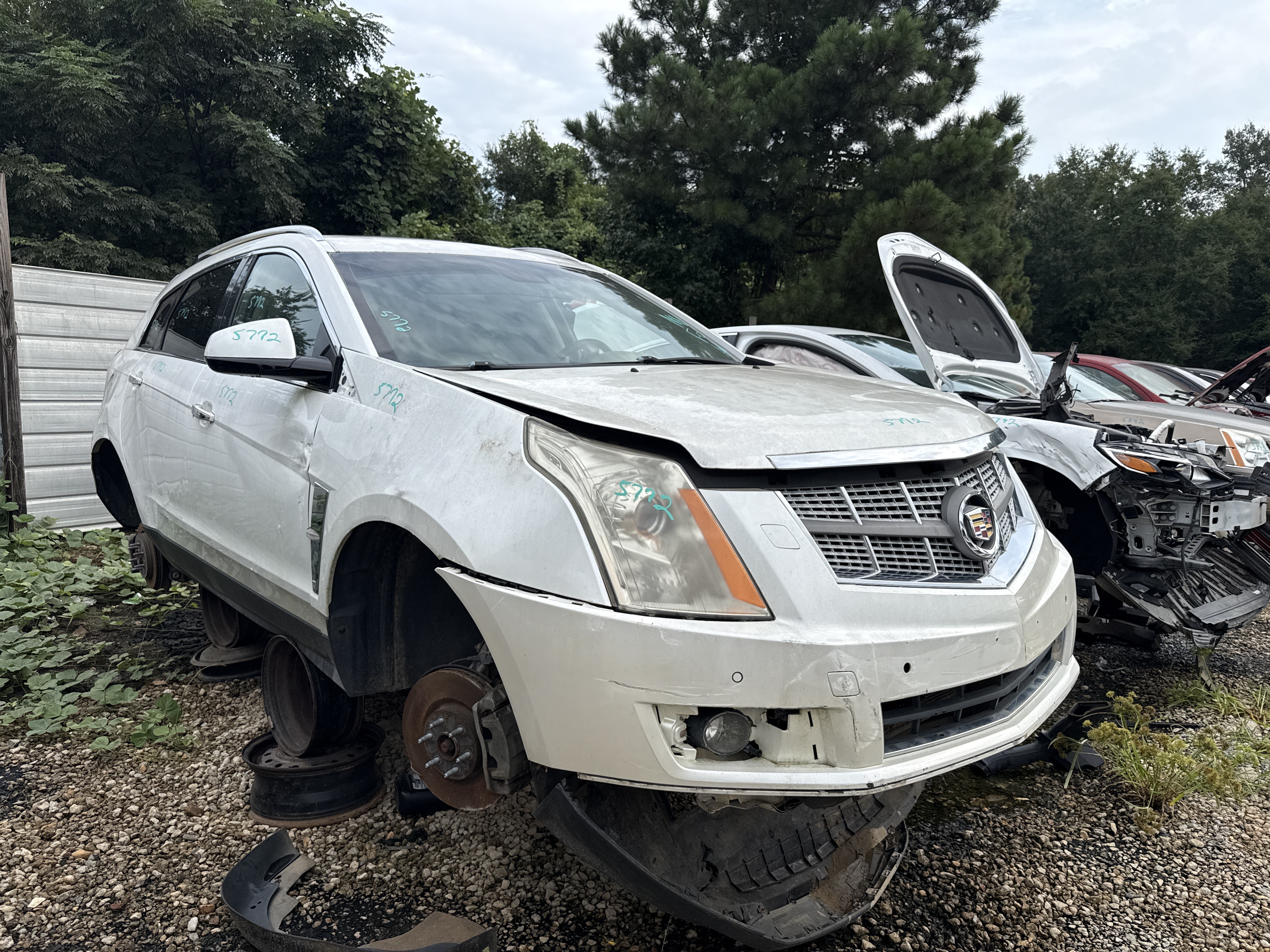 2010 CADILLAC Srx