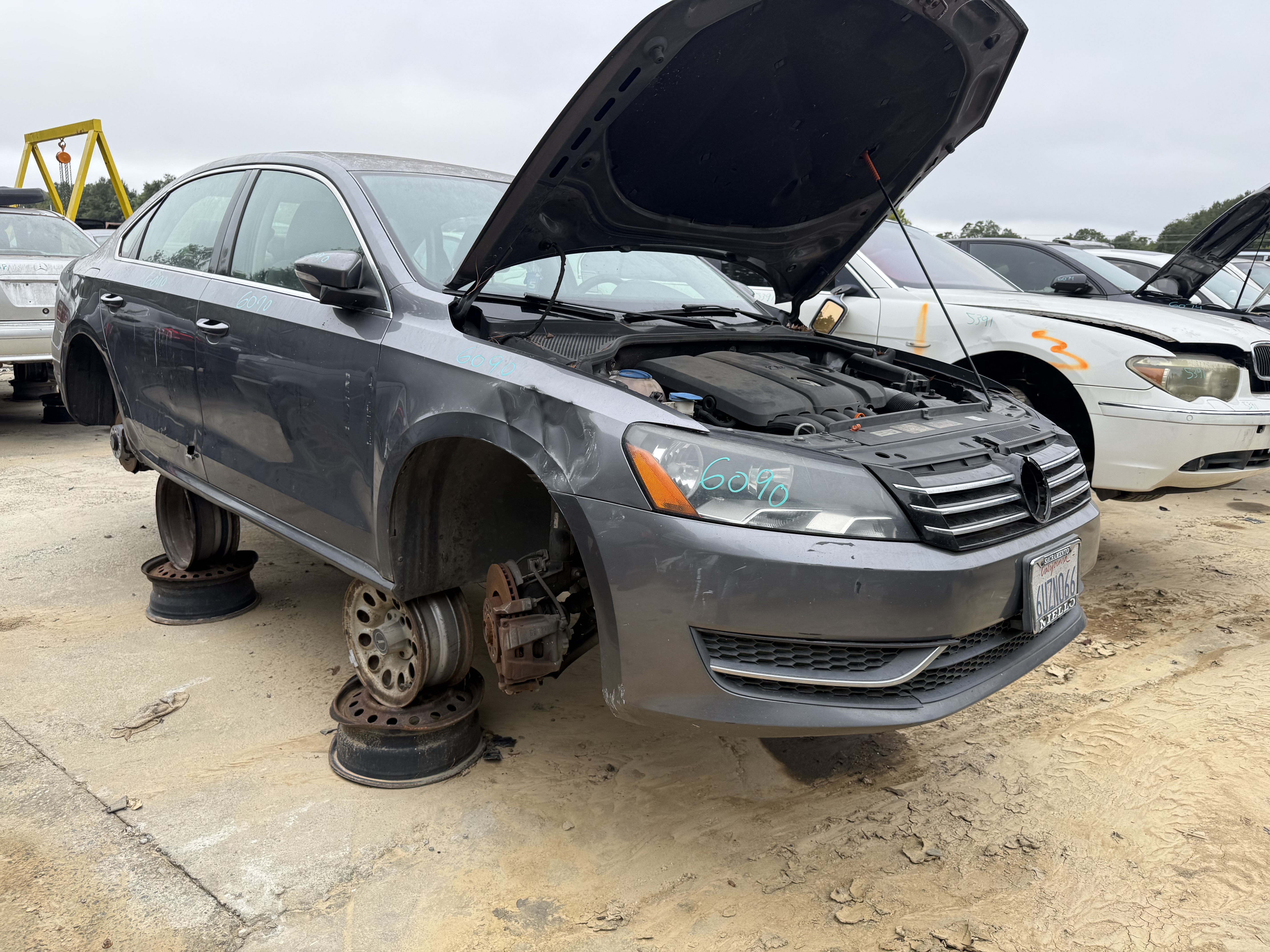 2012 VOLKSWAGEN Passat