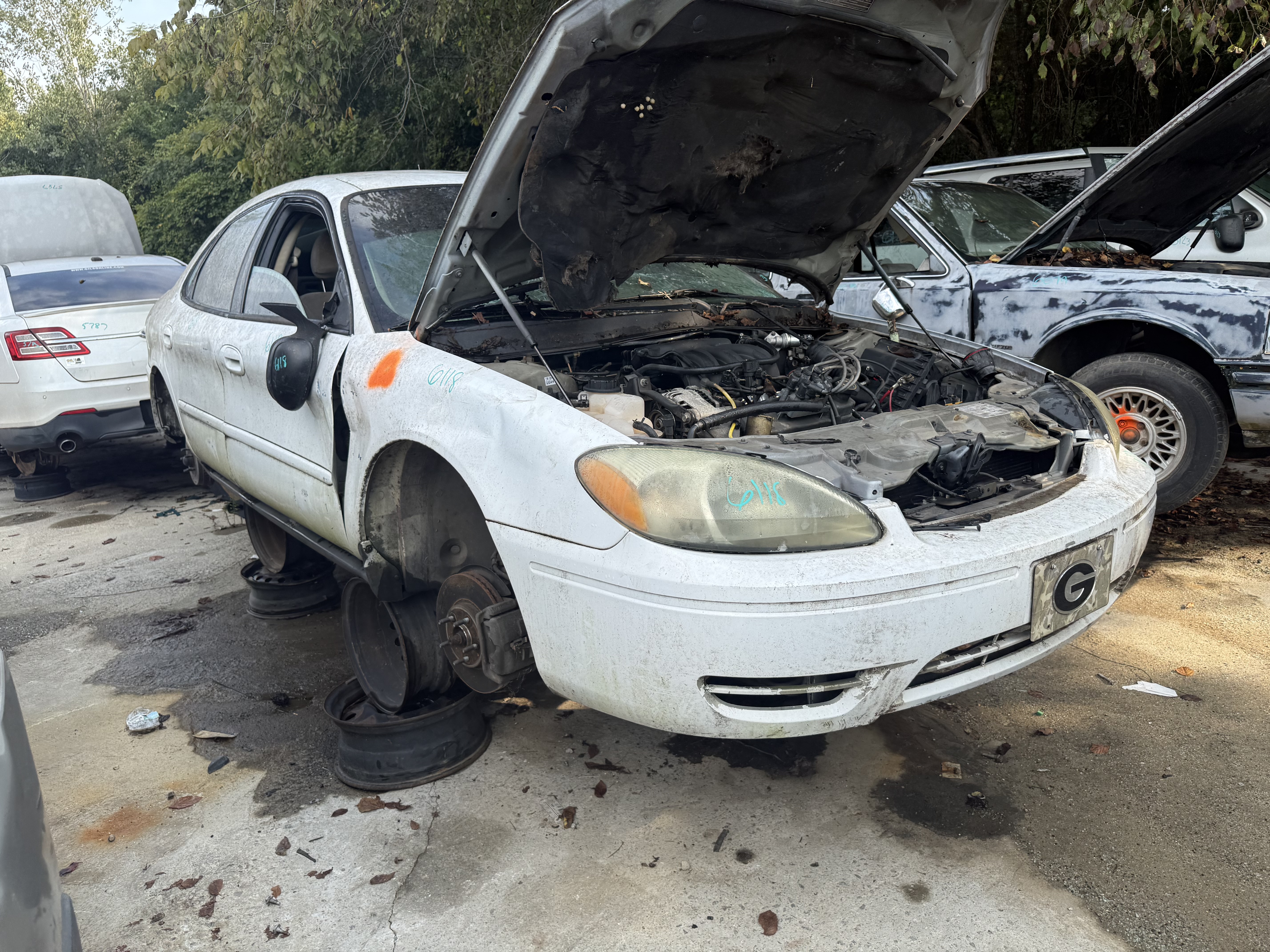 2004 FORD Taurus