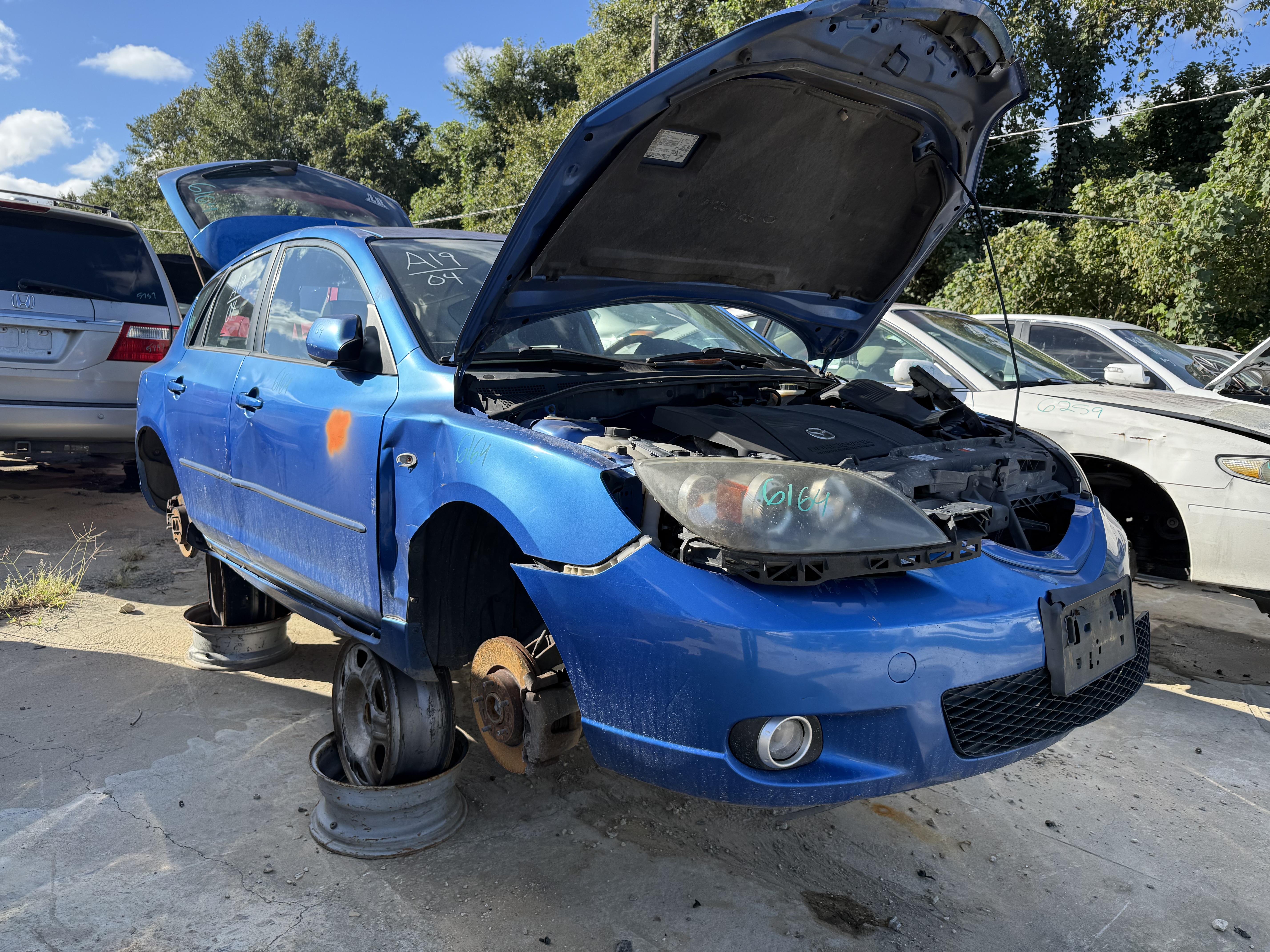 2004 MAZDA Mazda3