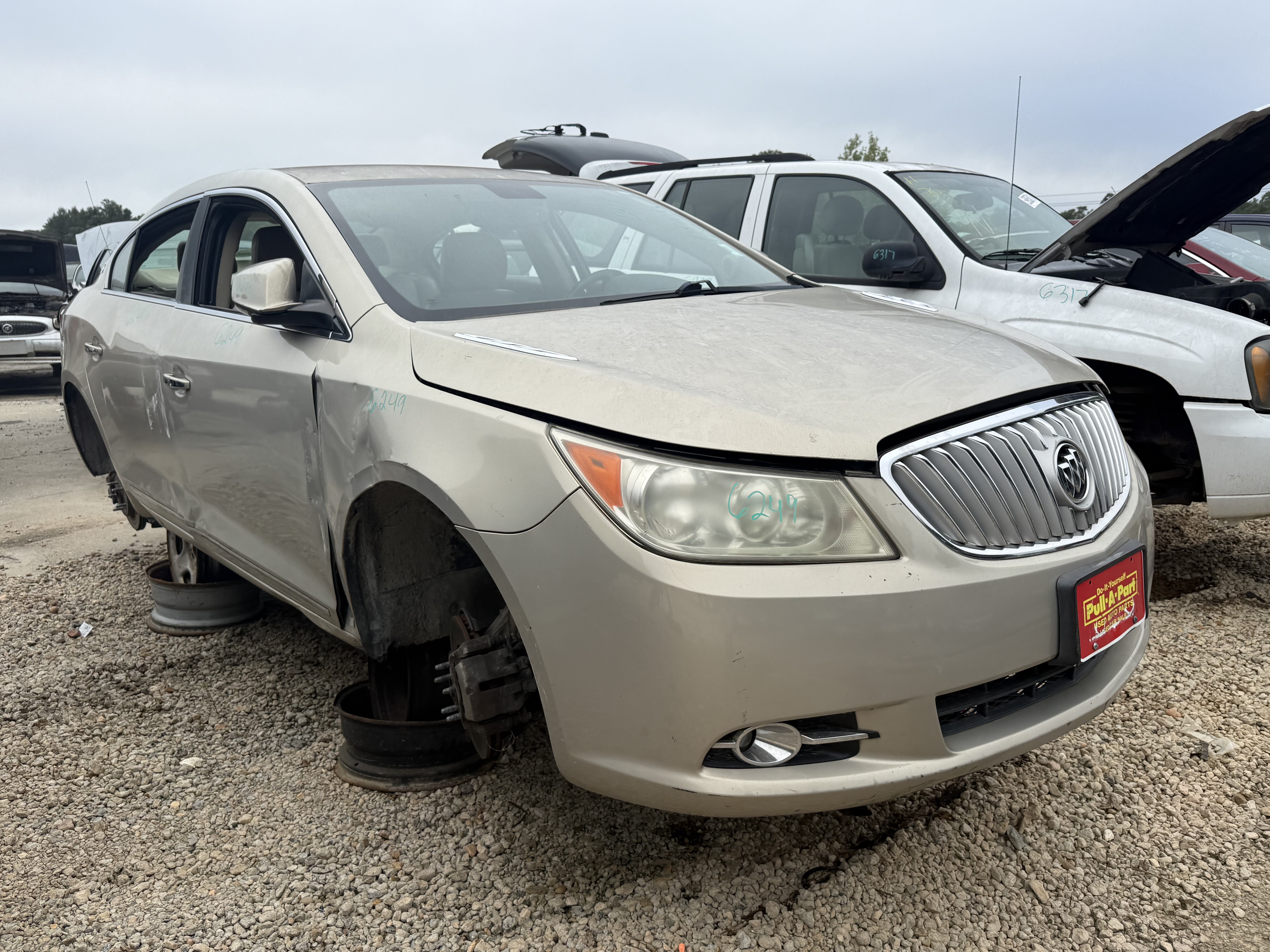 2010 BUICK Lacrosse