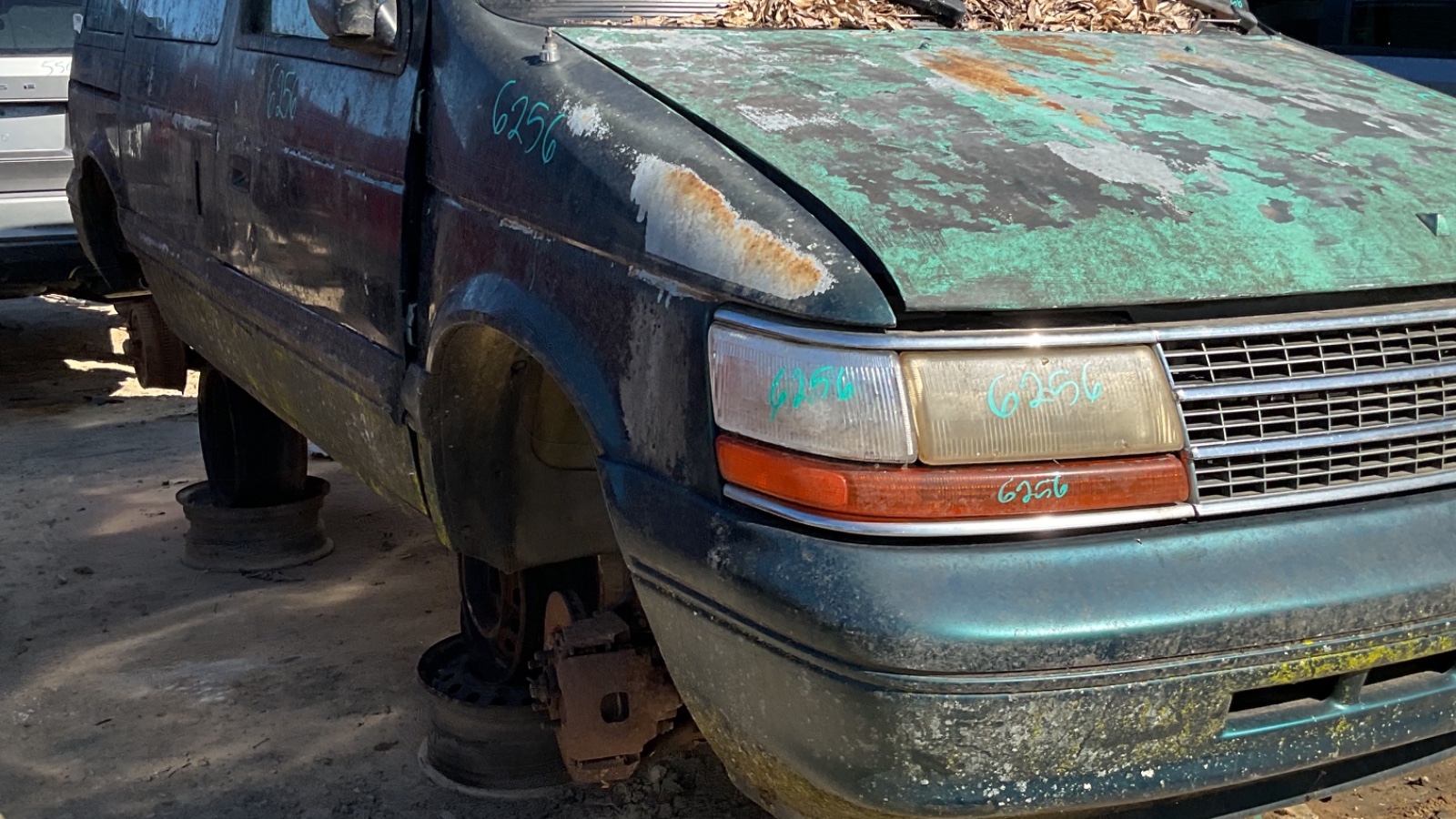 1995 PLYMOUTH Voyager
