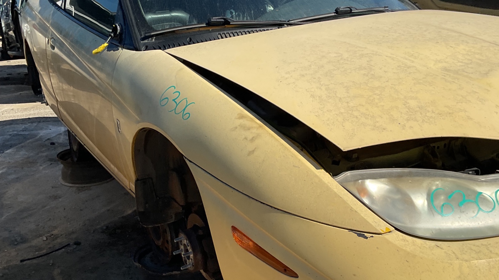 2001 SATURN Sc2
