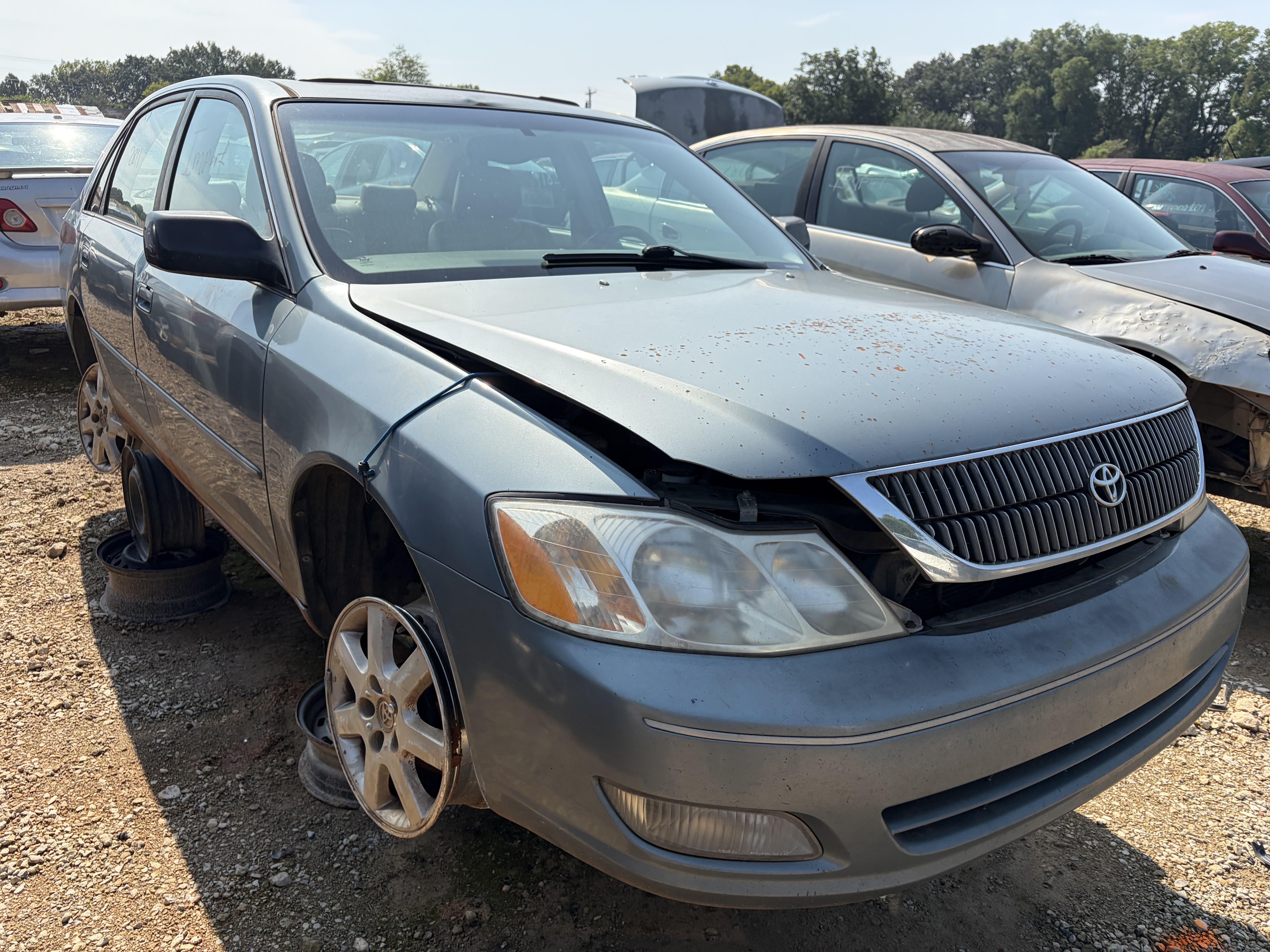 2000 TOYOTA Avalon