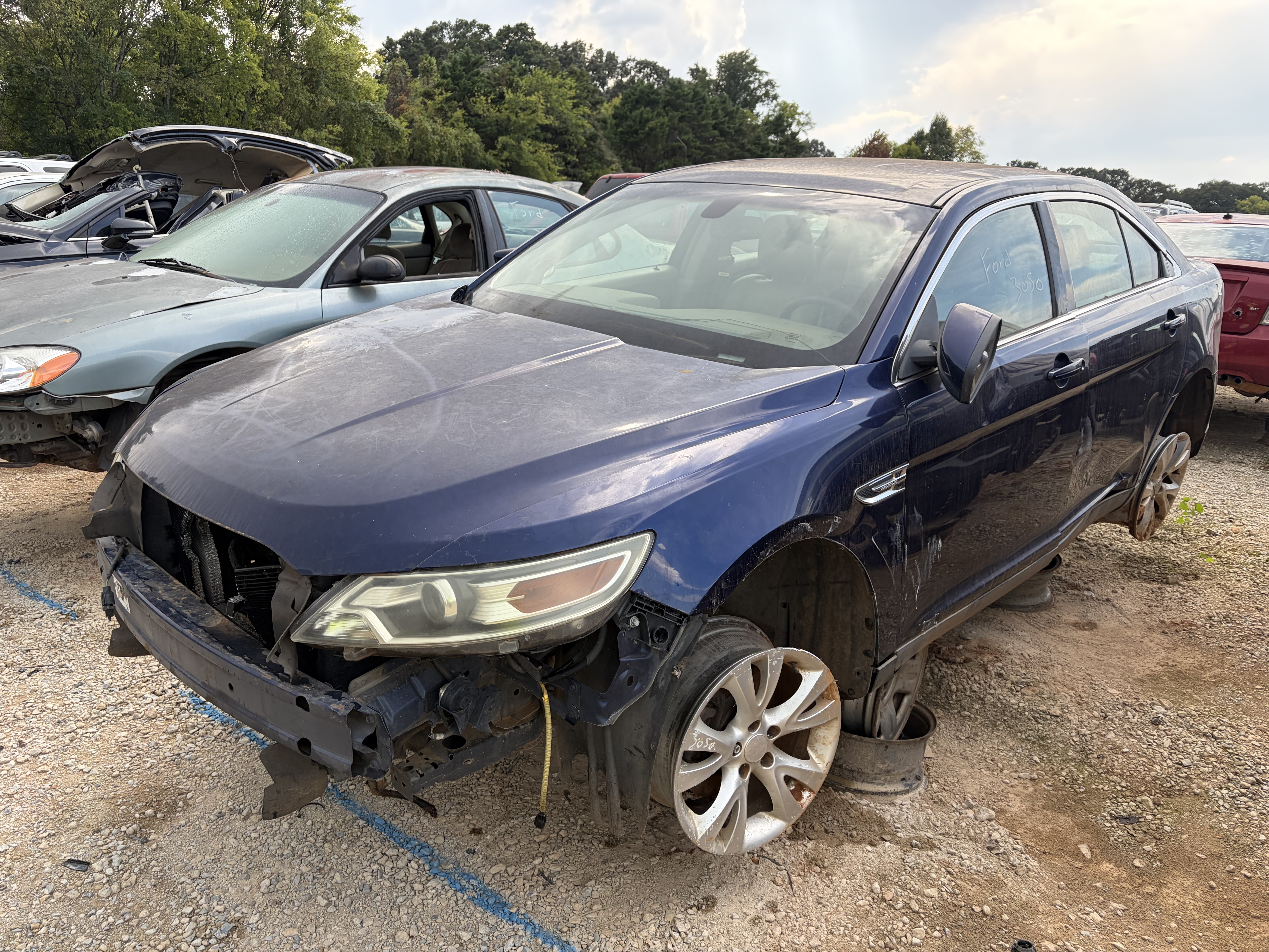 2011 FORD Taurus