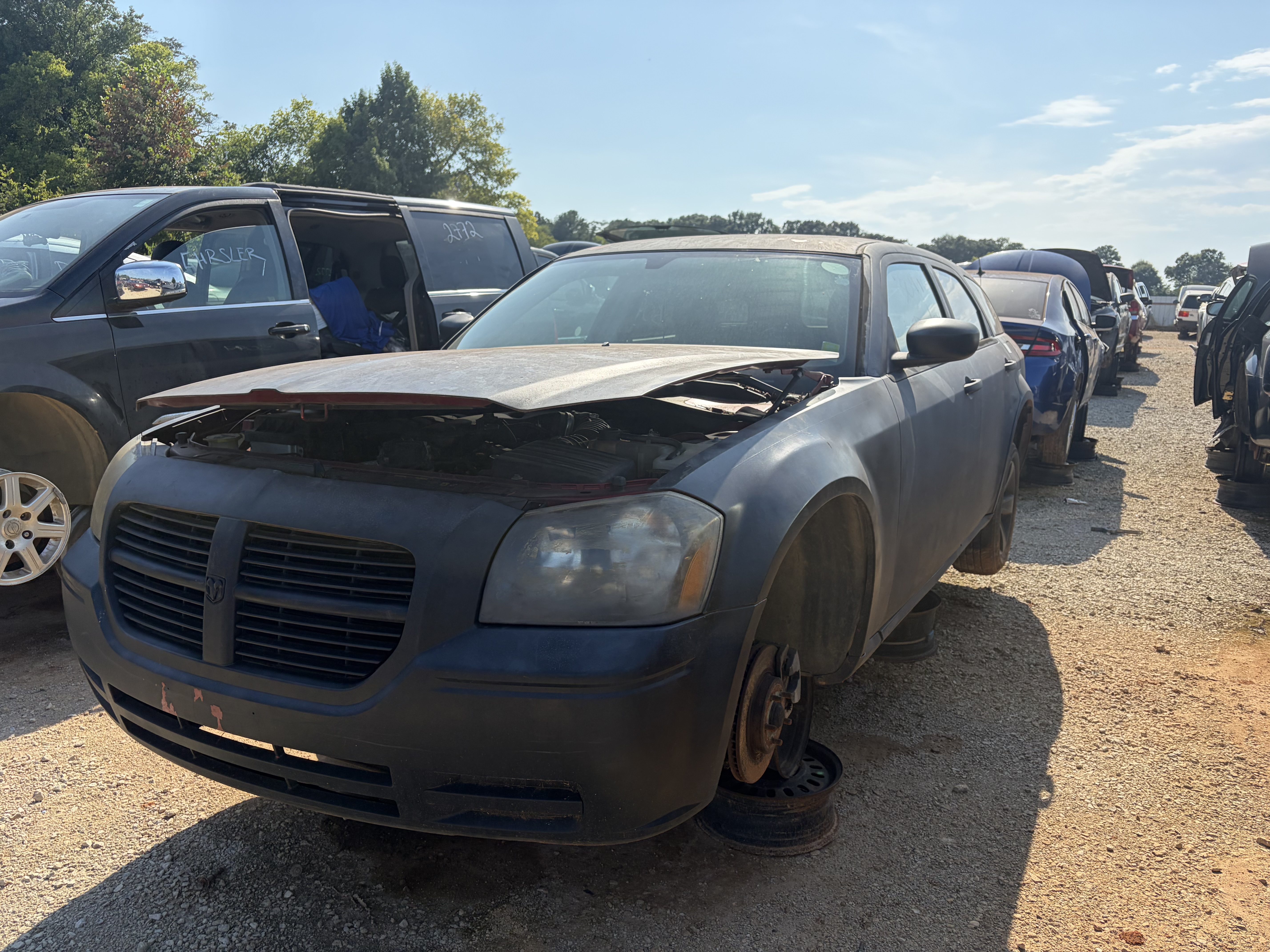 2005 DODGE Magnum