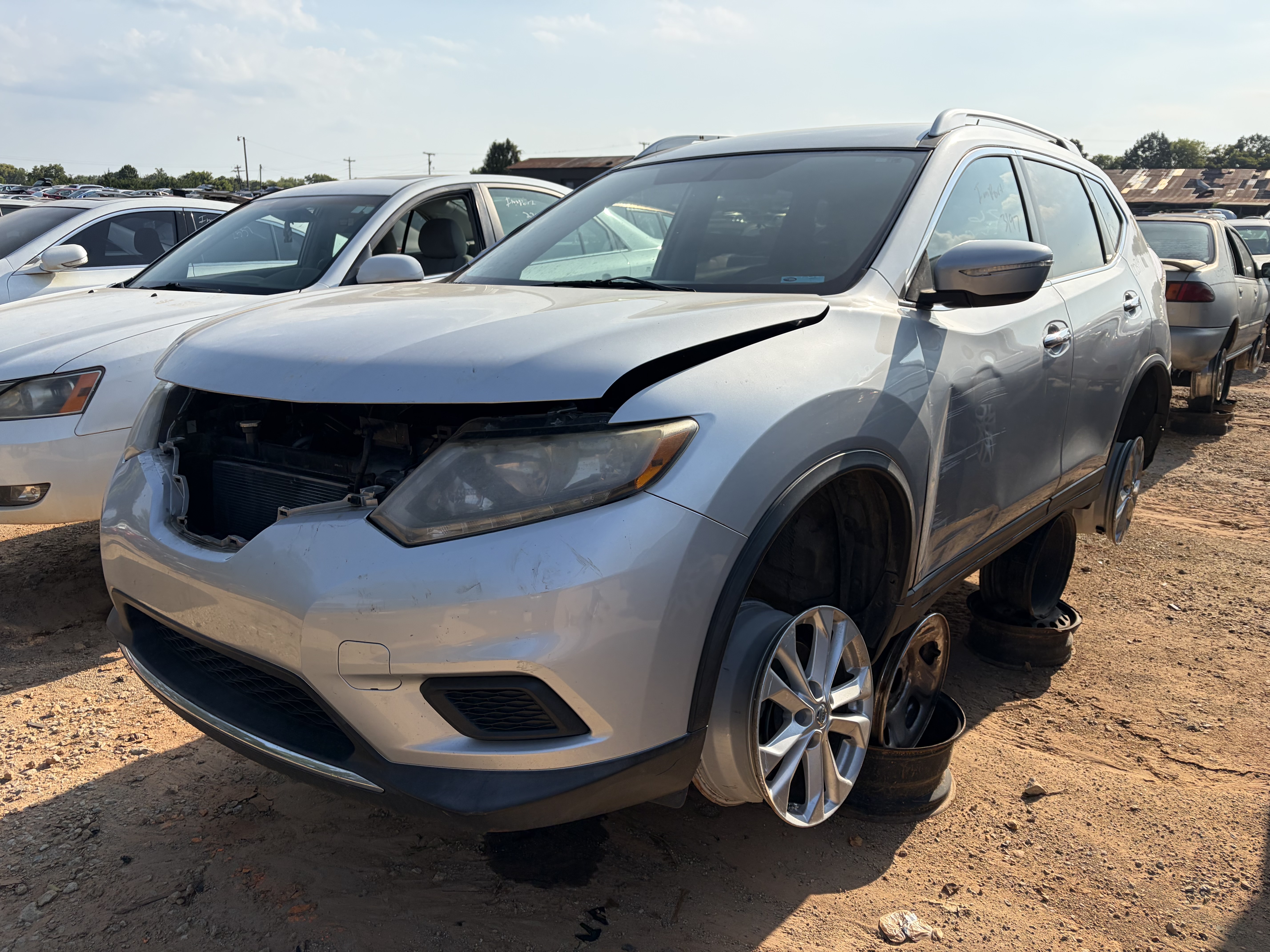 2015 NISSAN Rogue