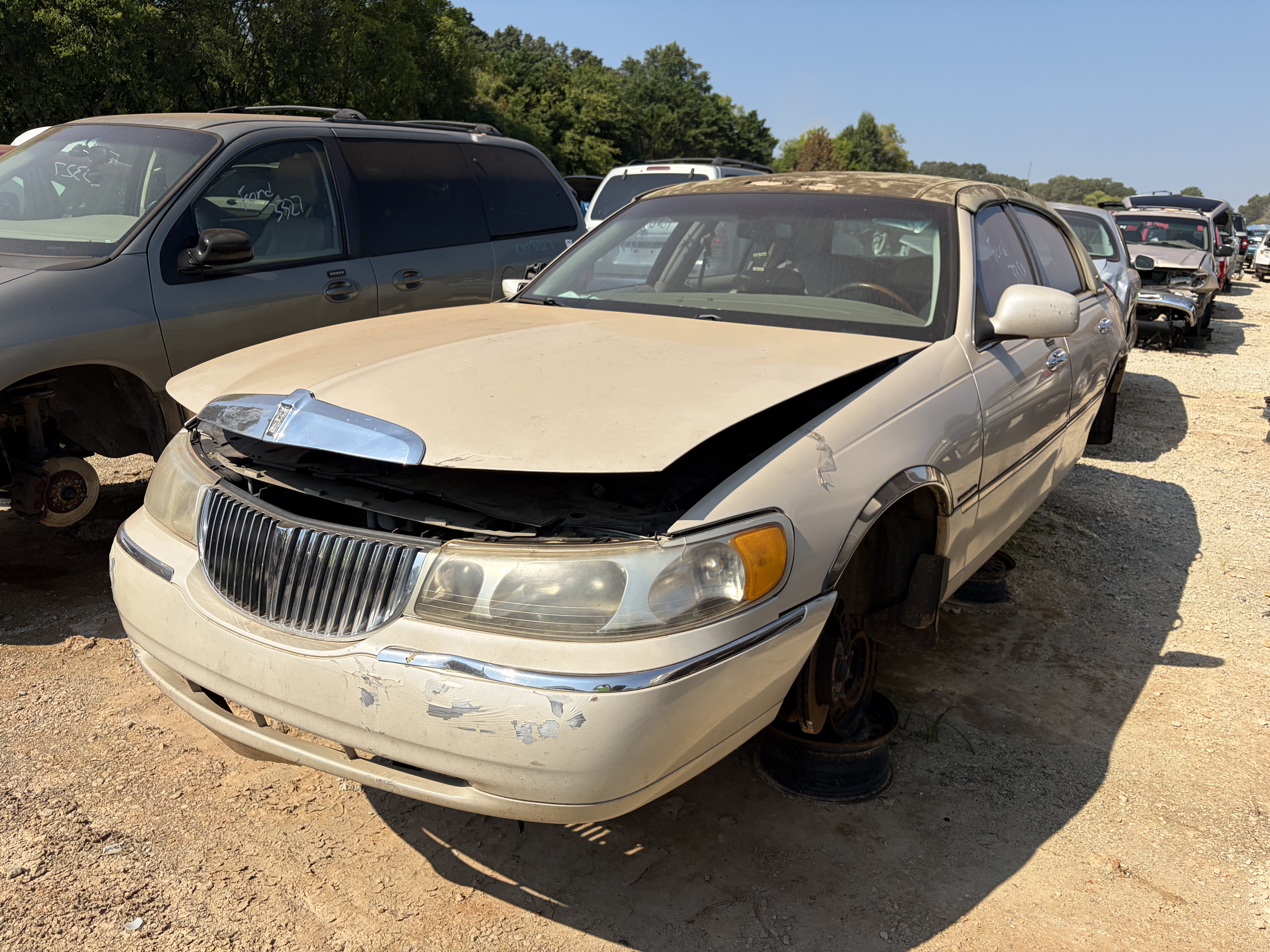 2001 LINCOLN Town Car