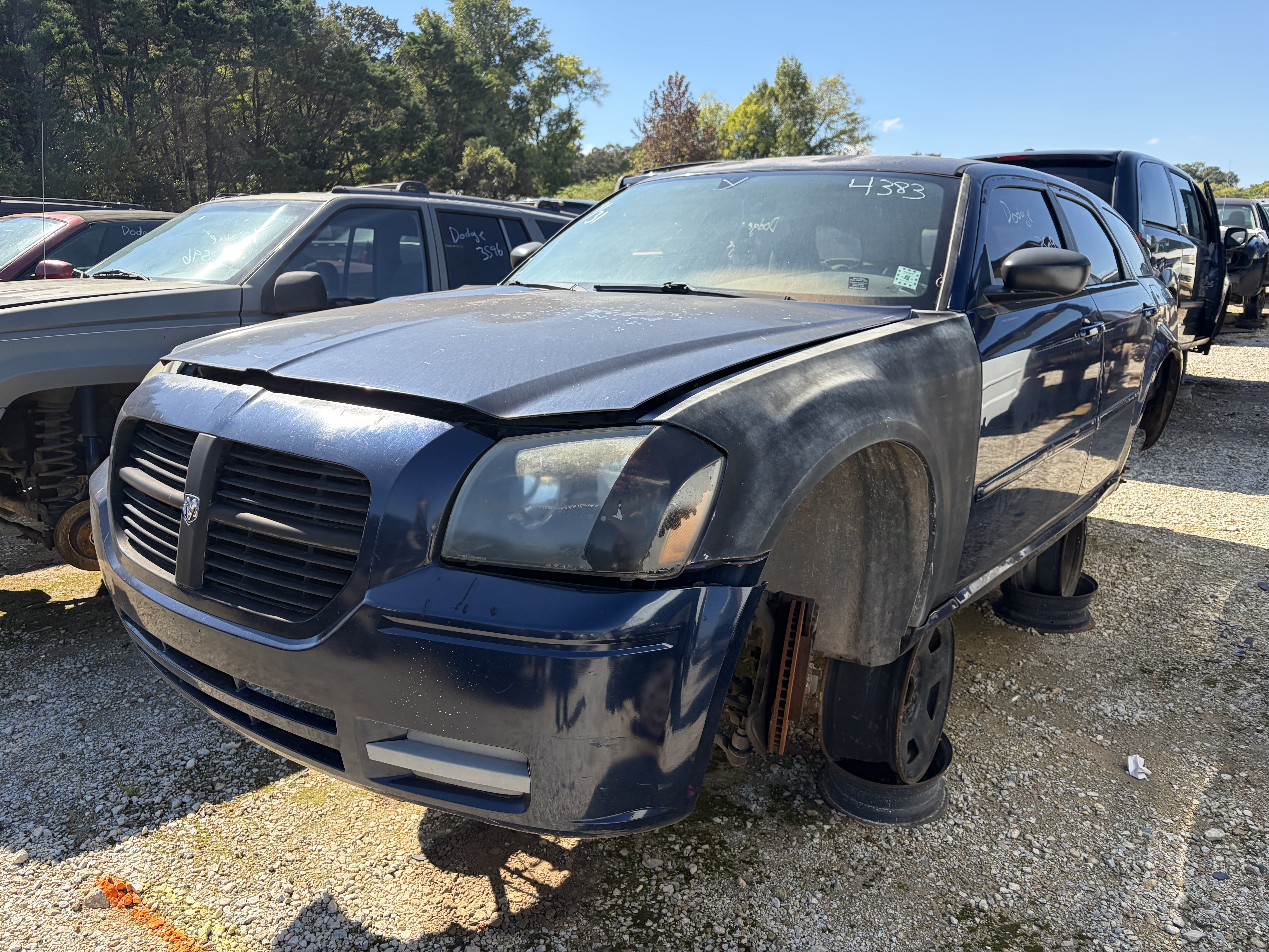 2005 DODGE Magnum