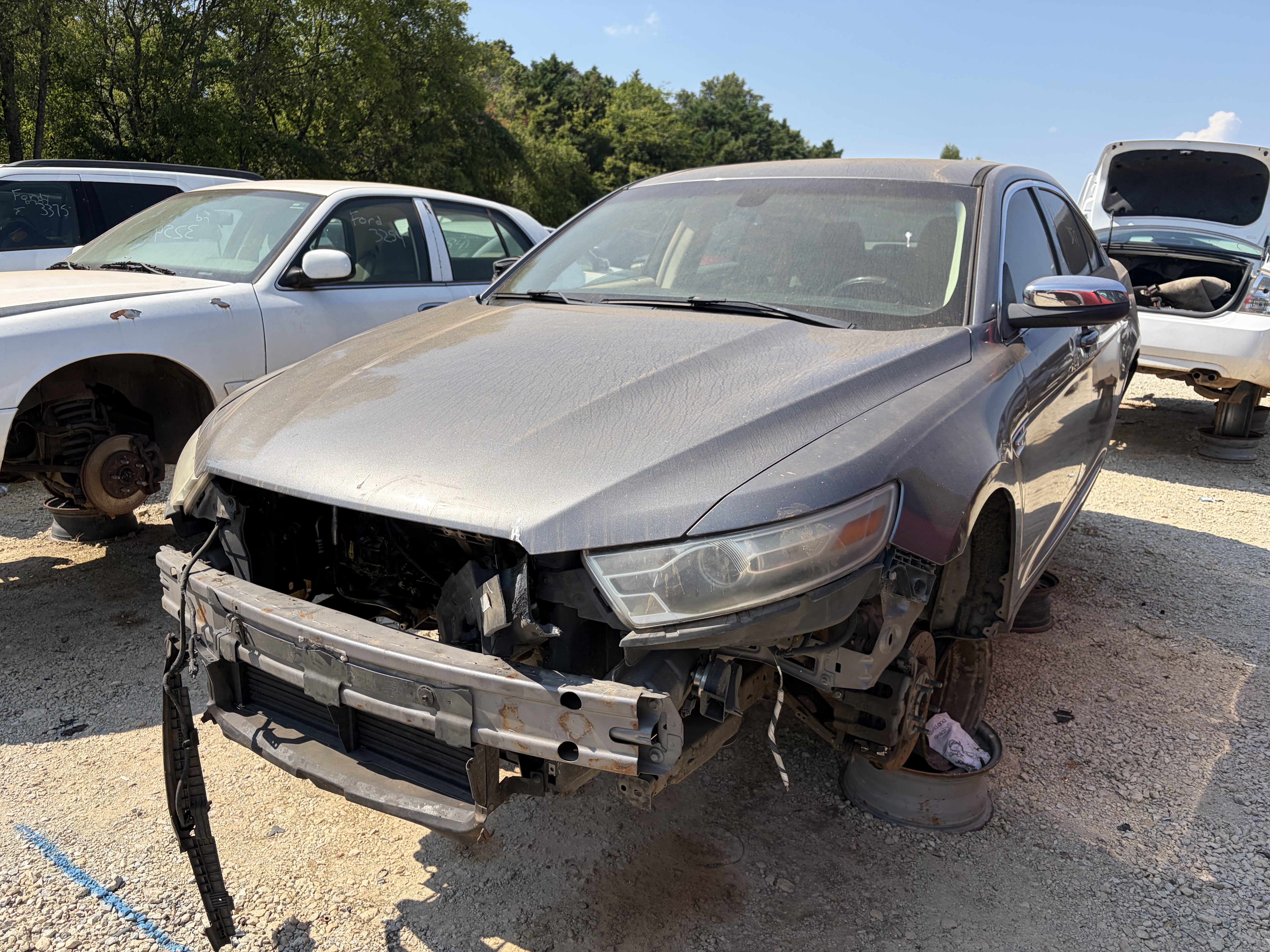2013 FORD Taurus