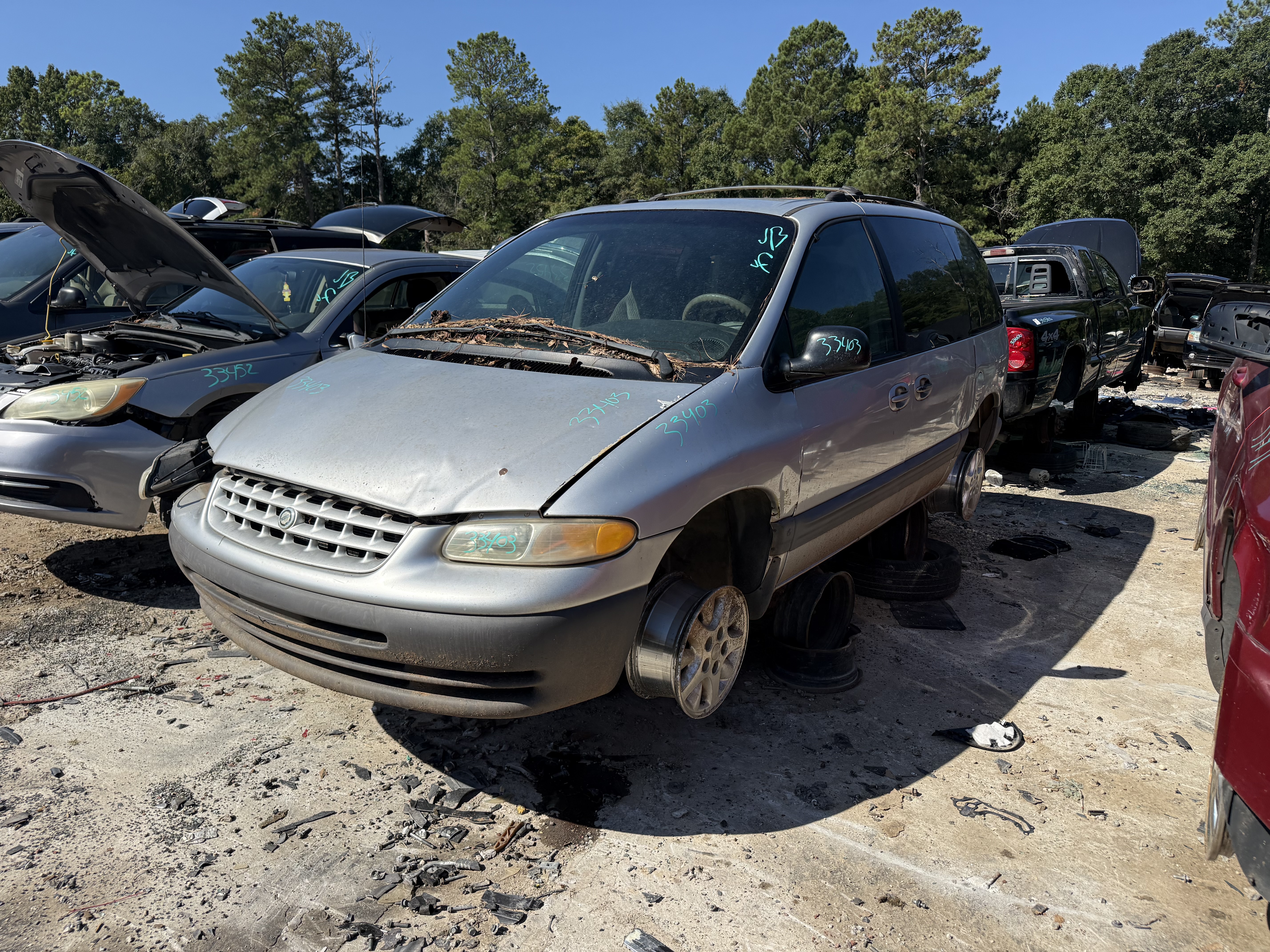 2000 CHRYSLER Voyager