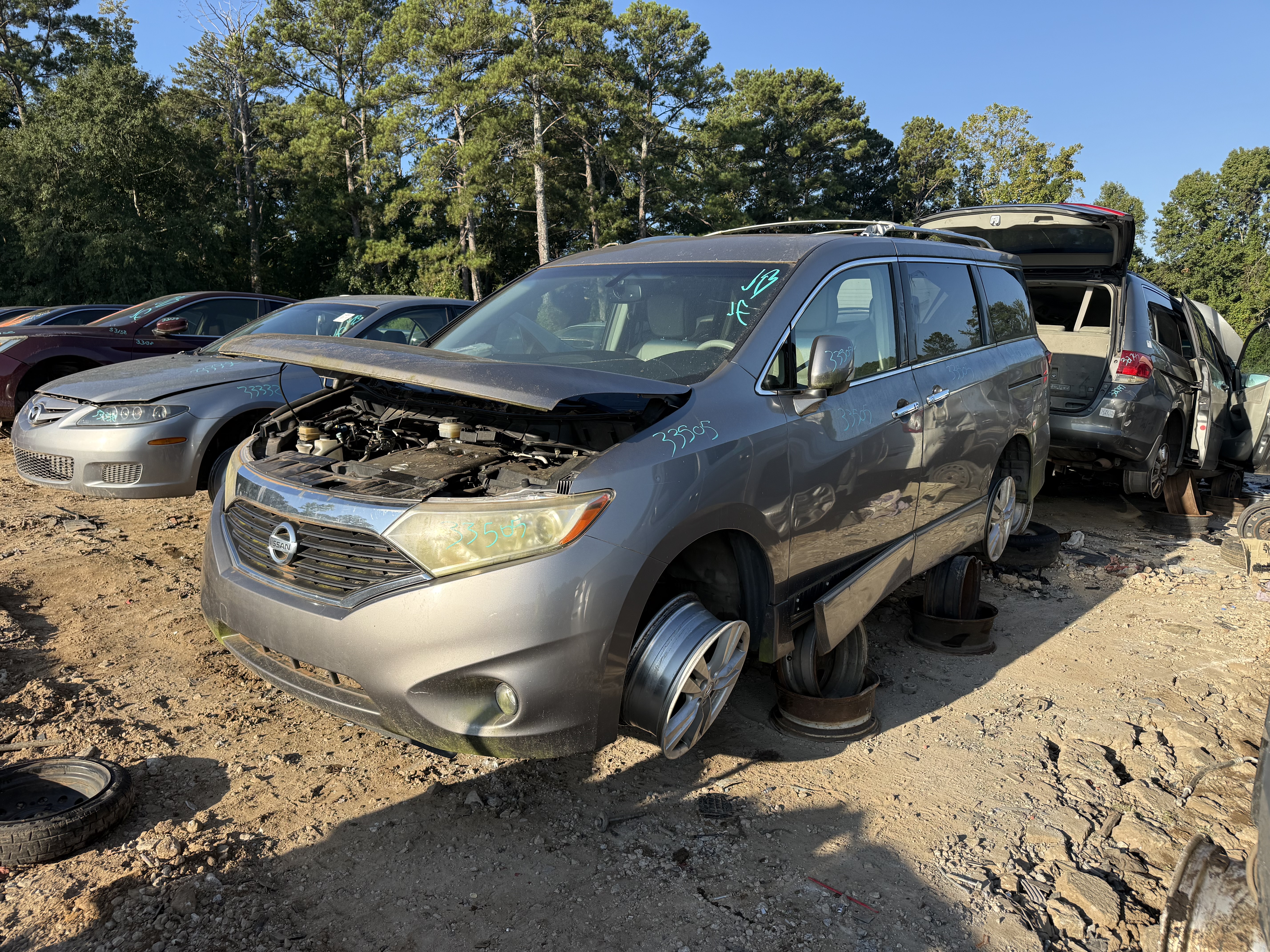 2011 NISSAN Quest