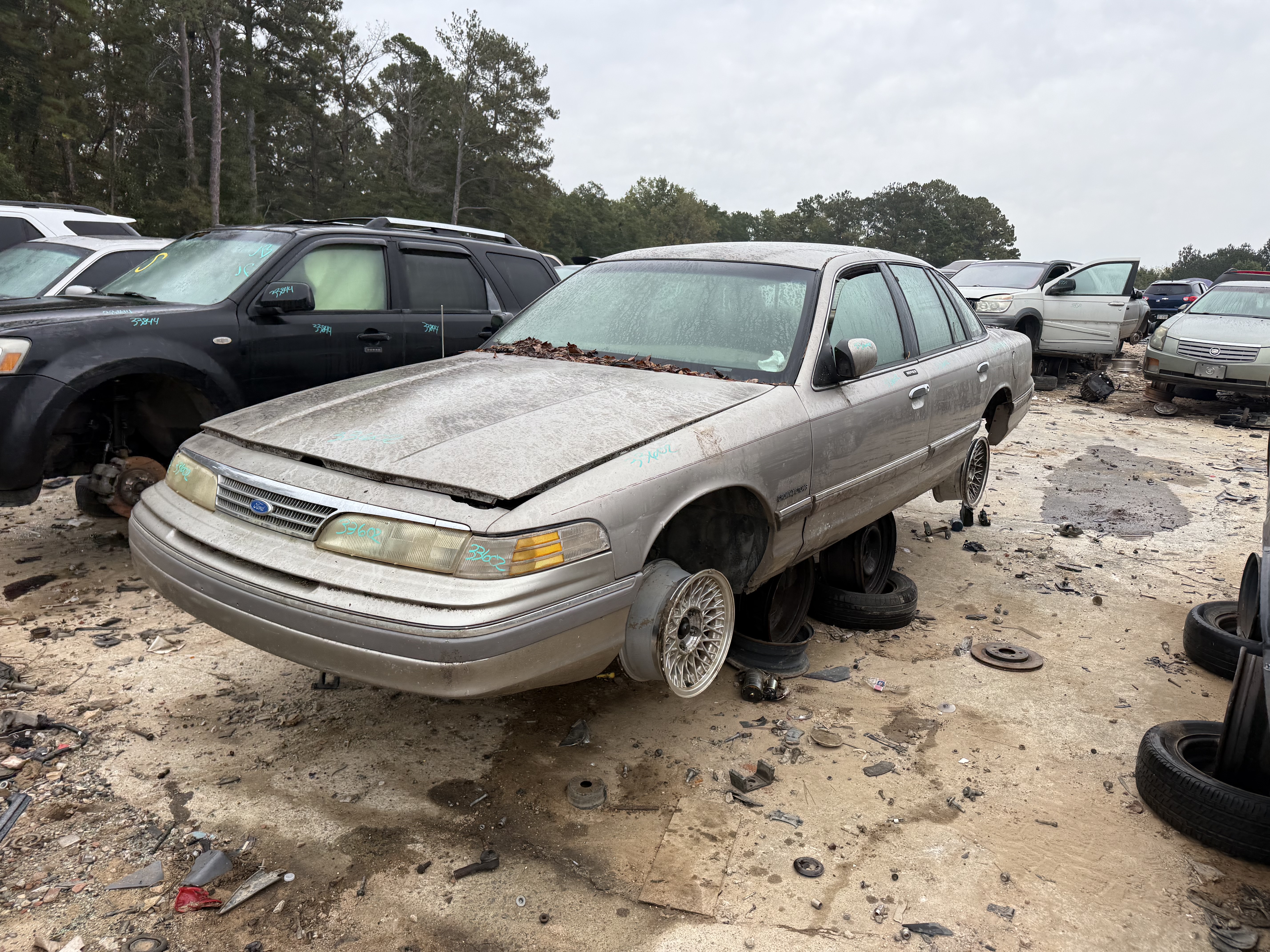 1994 FORD Crown Victoria