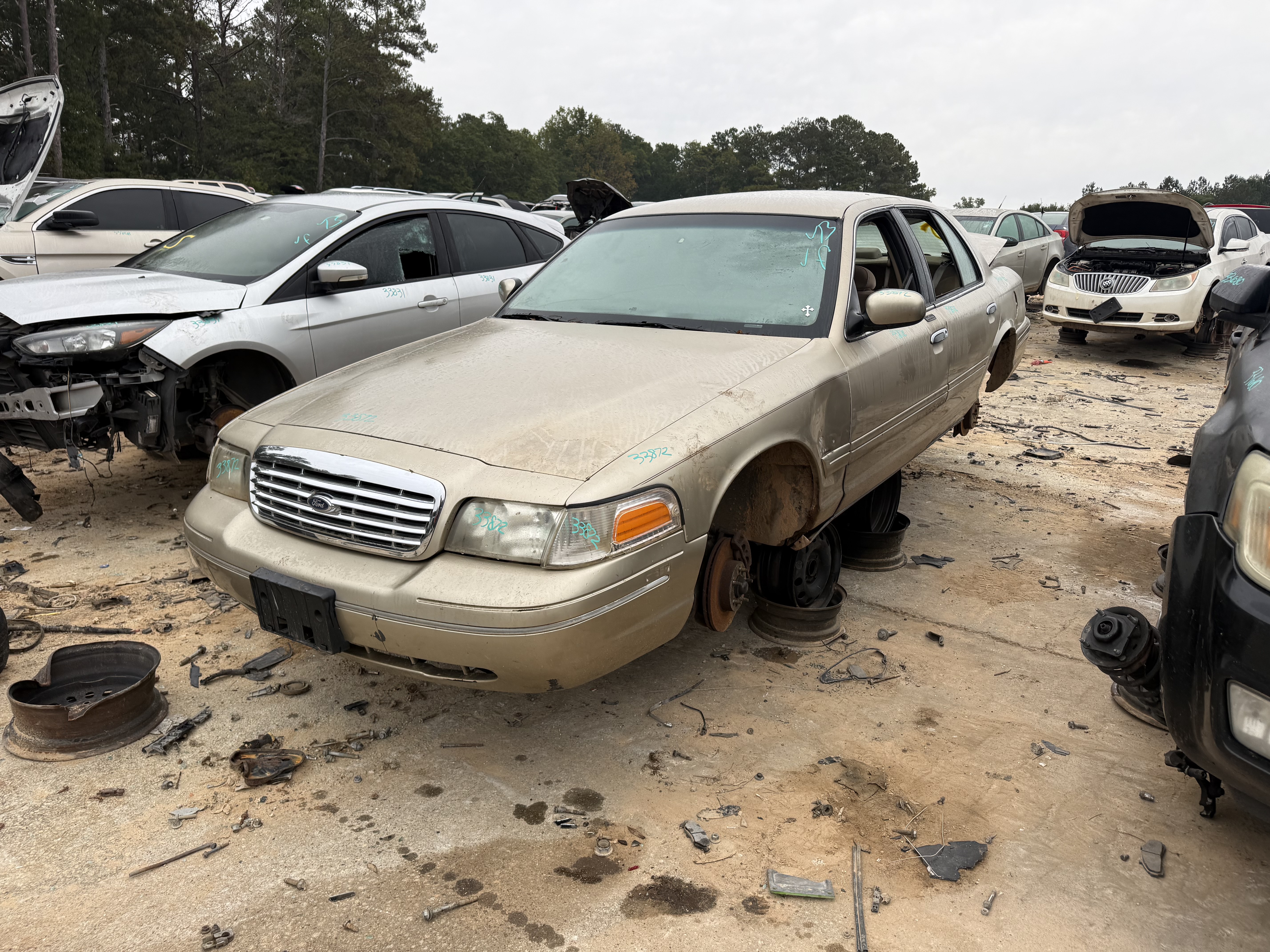 2000 FORD Crown Victoria