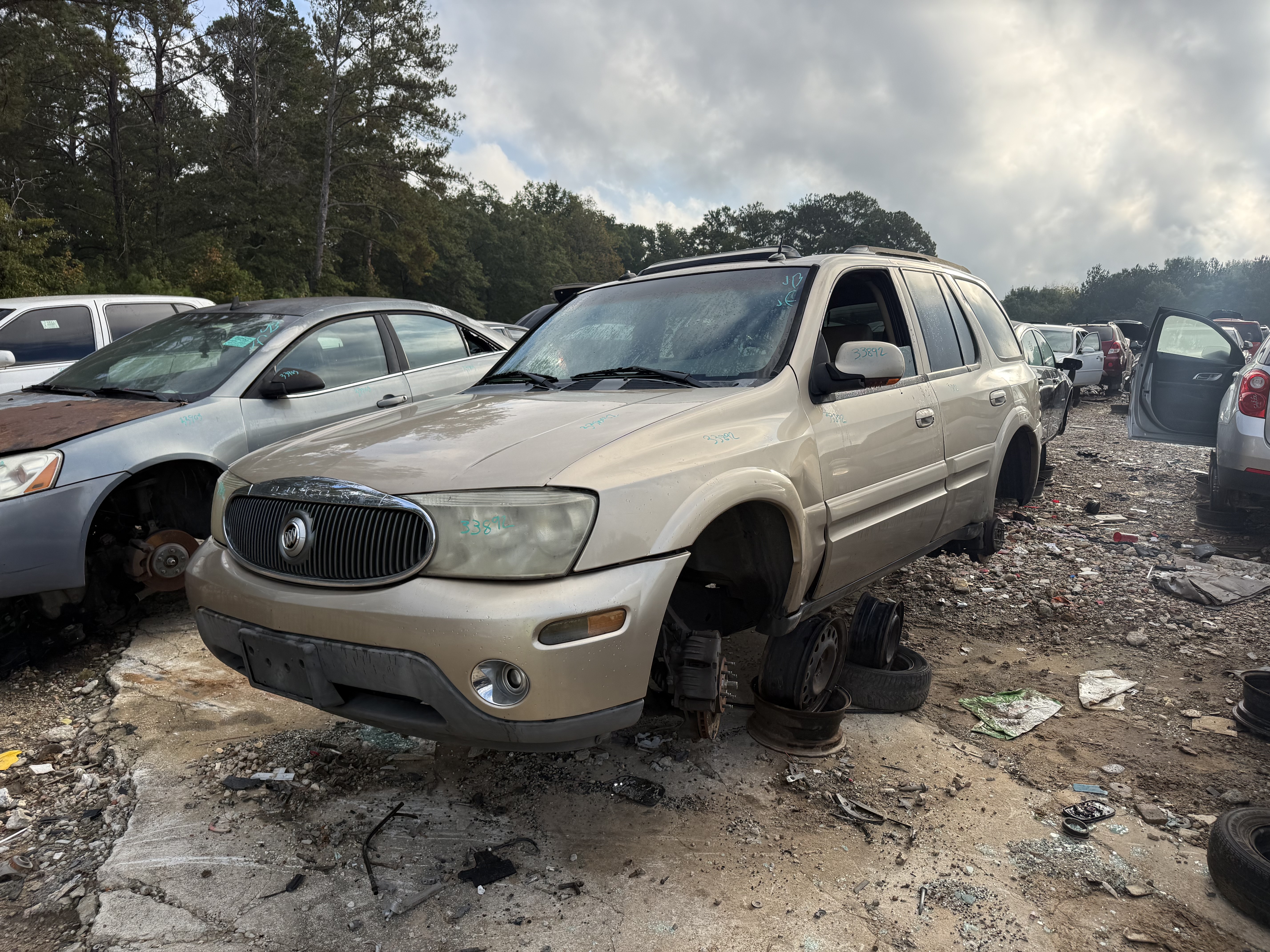 2004 BUICK Rainier