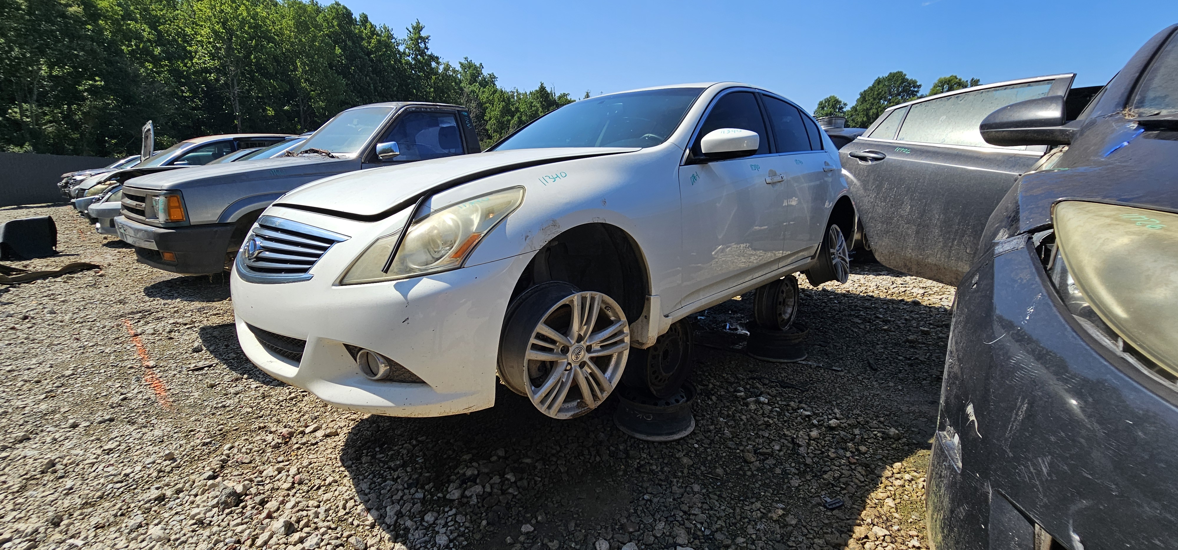 2011 INFINITI G37