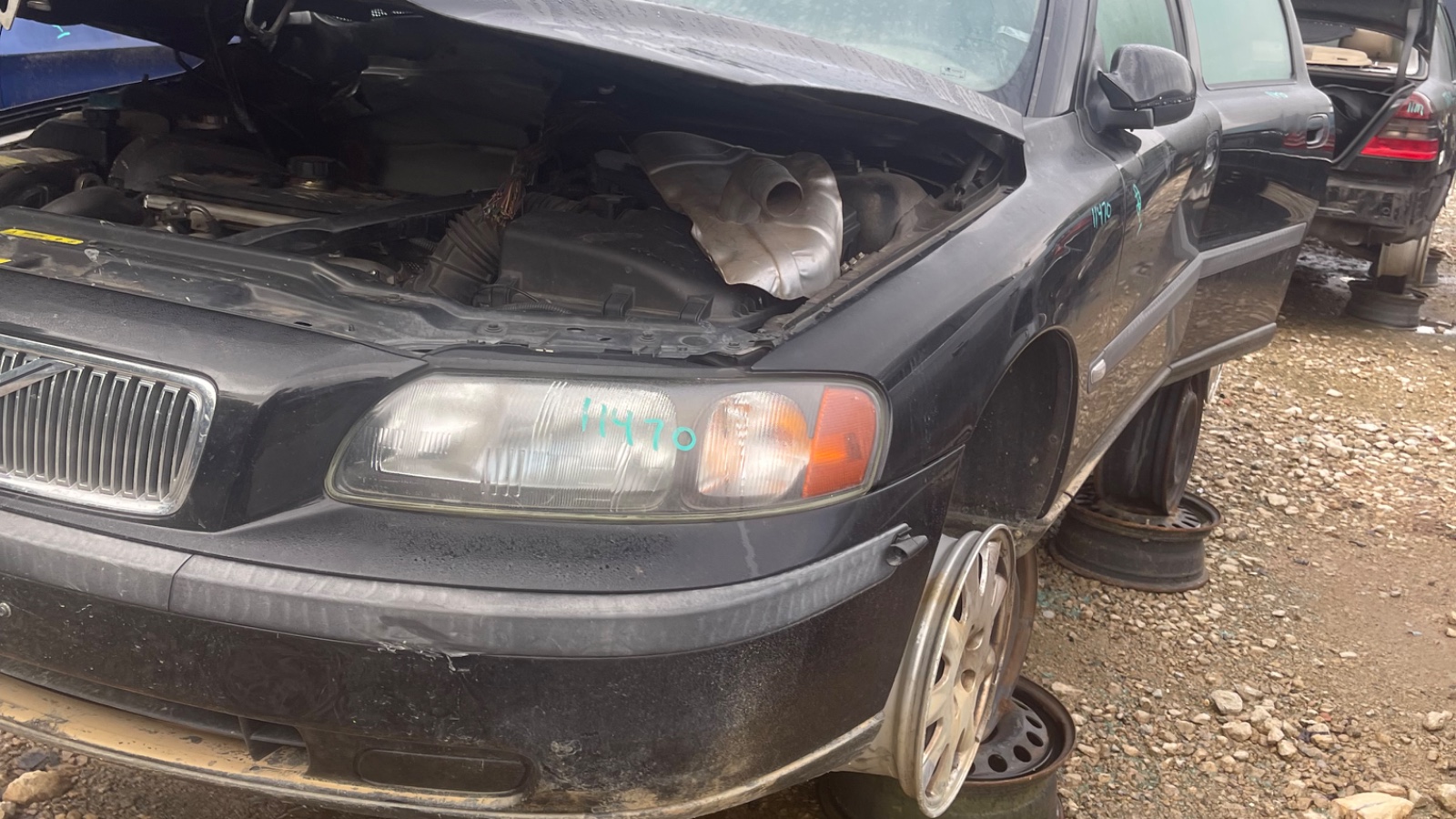 2002 VOLVO V70