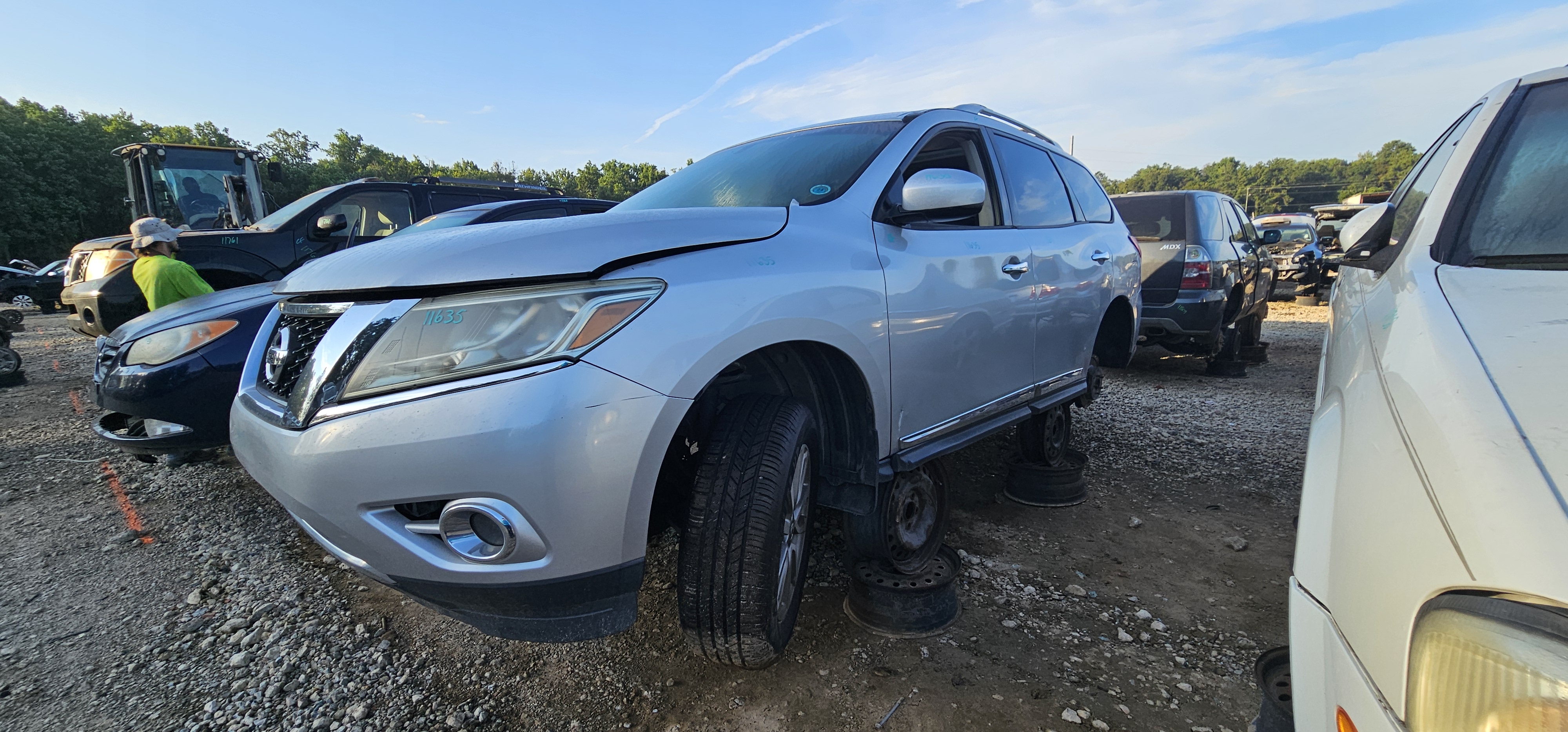 2014 NISSAN Pathfinder