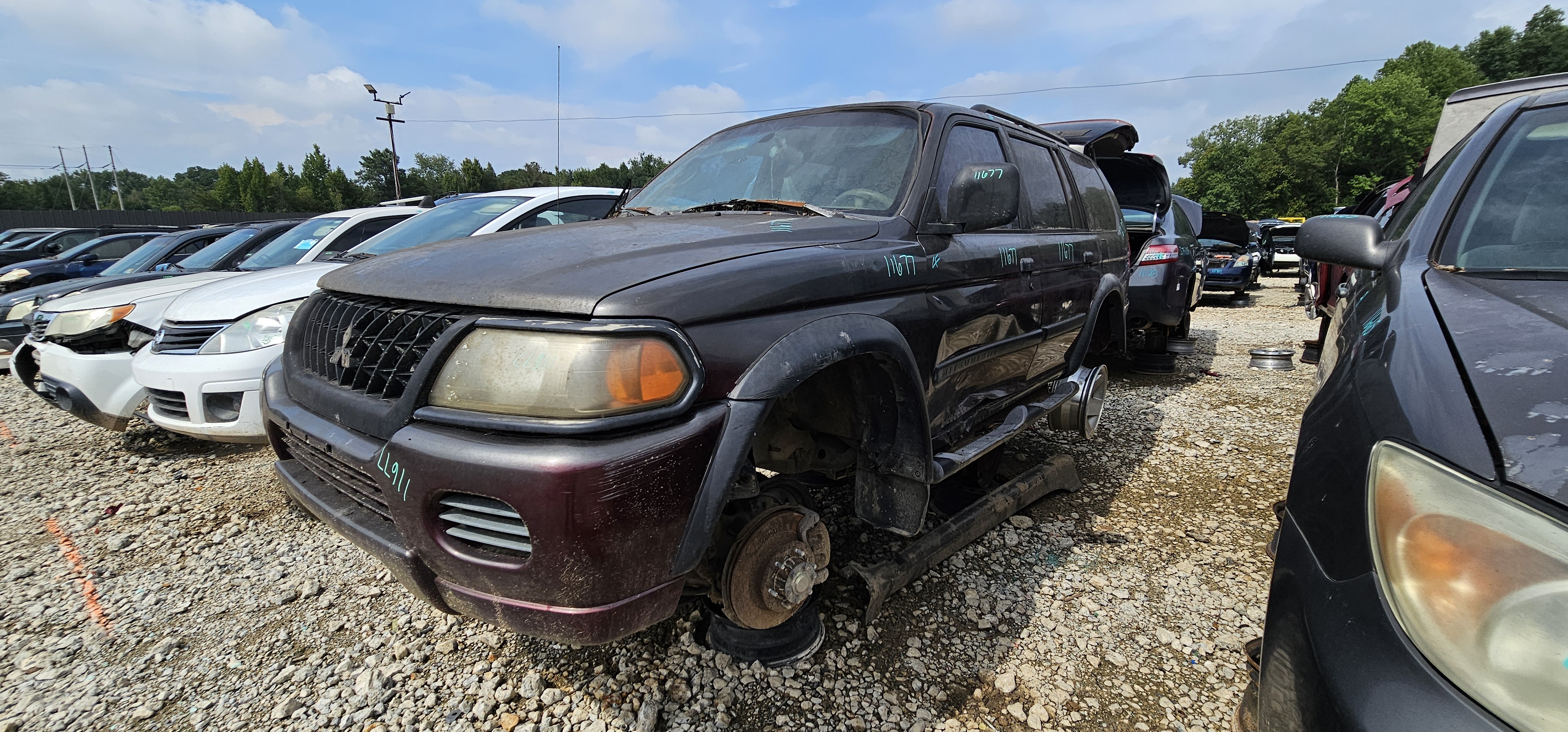 2002 MITSUBISHI Montero Sport
