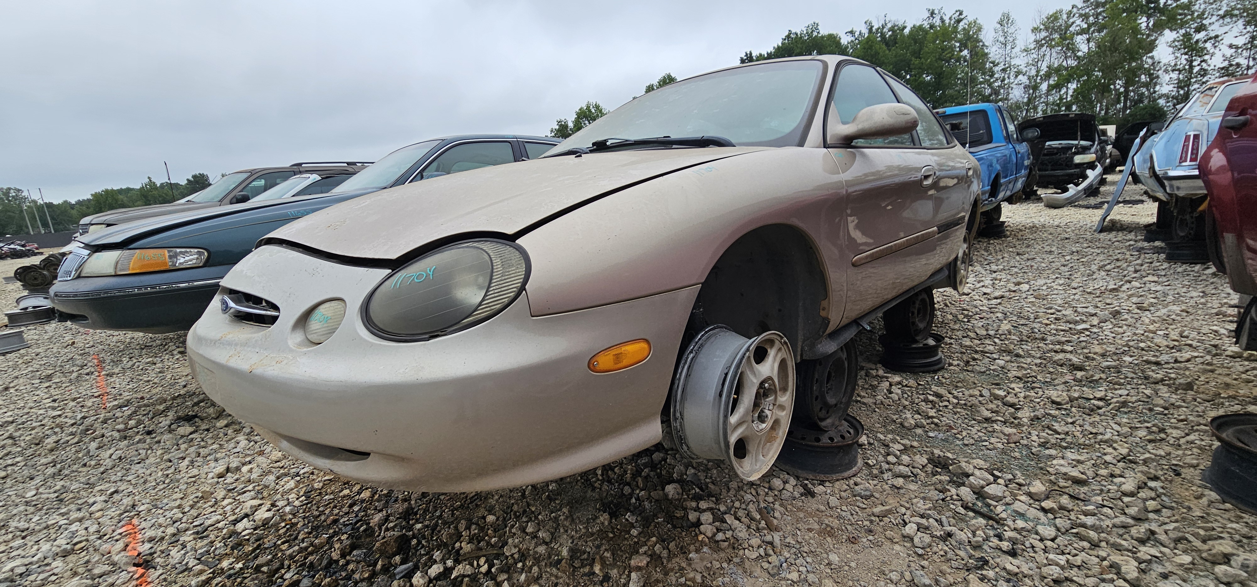 1999 FORD Taurus