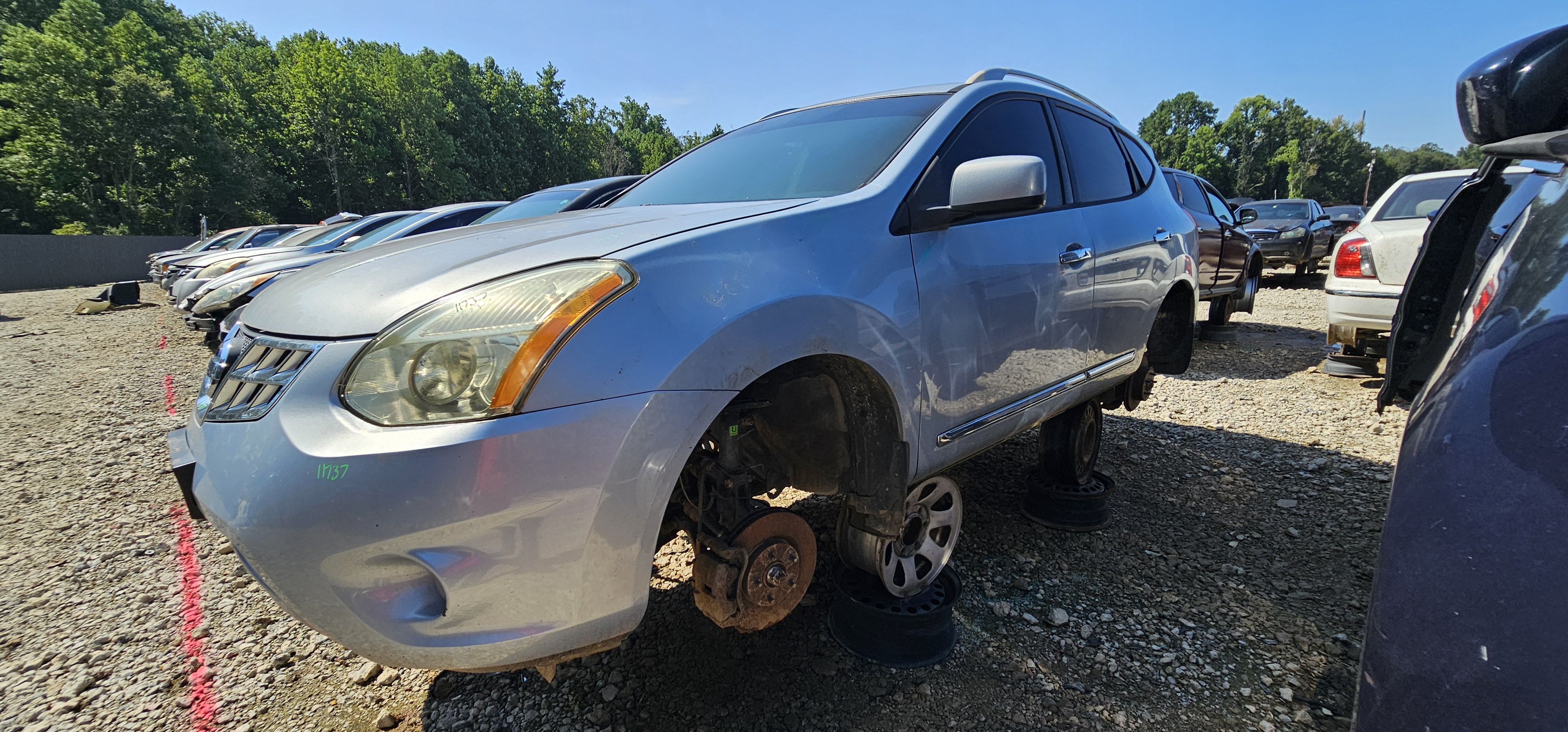 2011 NISSAN Rogue