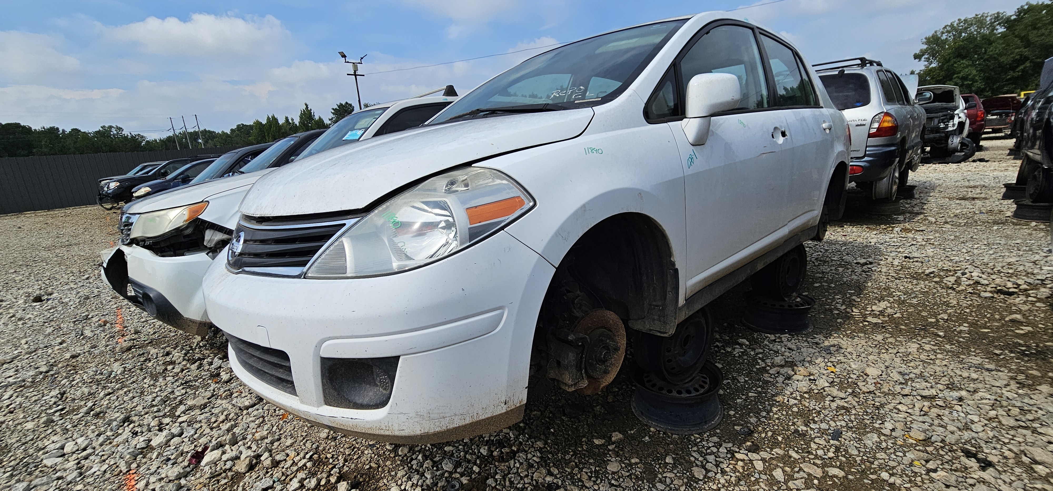 2010 NISSAN Versa