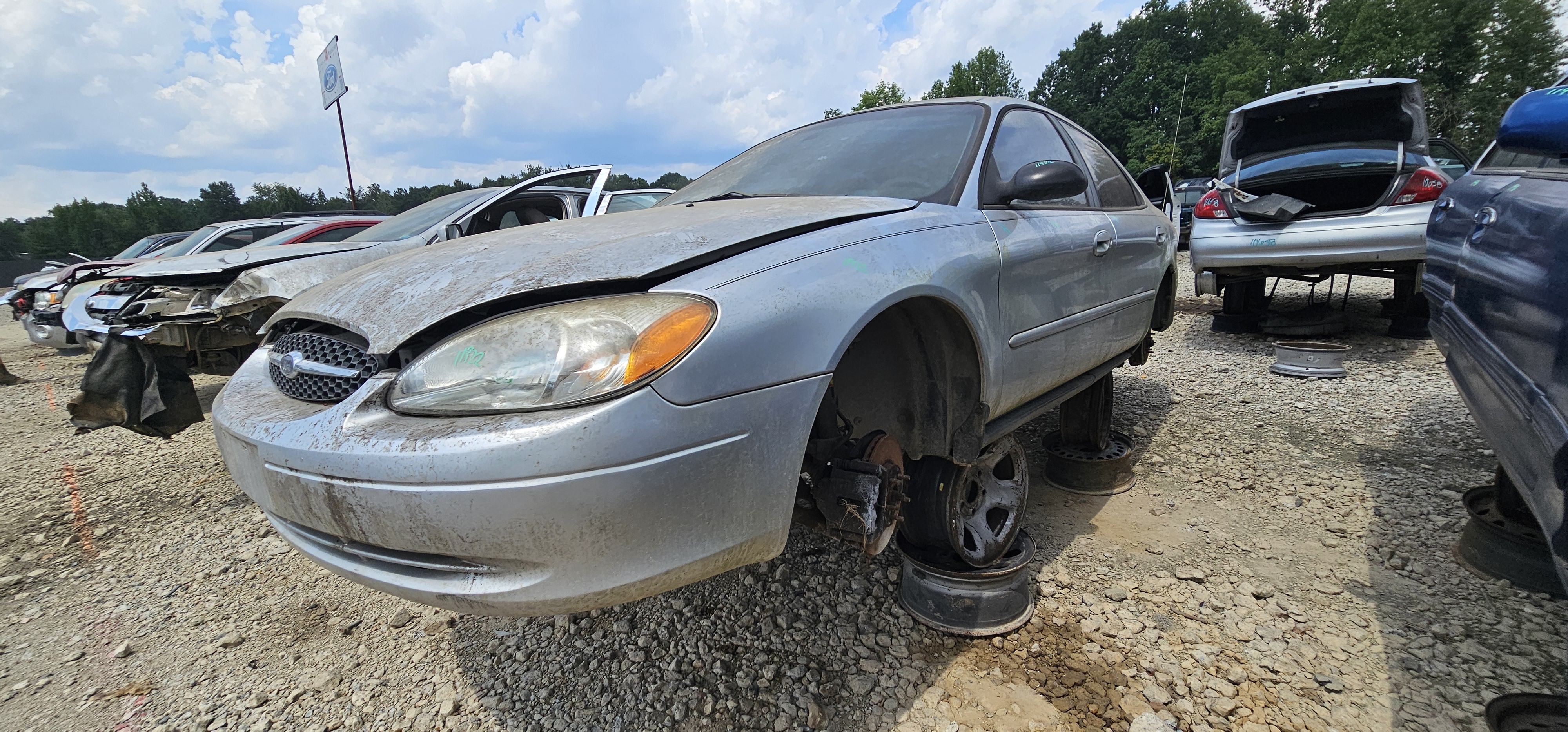 2003 FORD Taurus