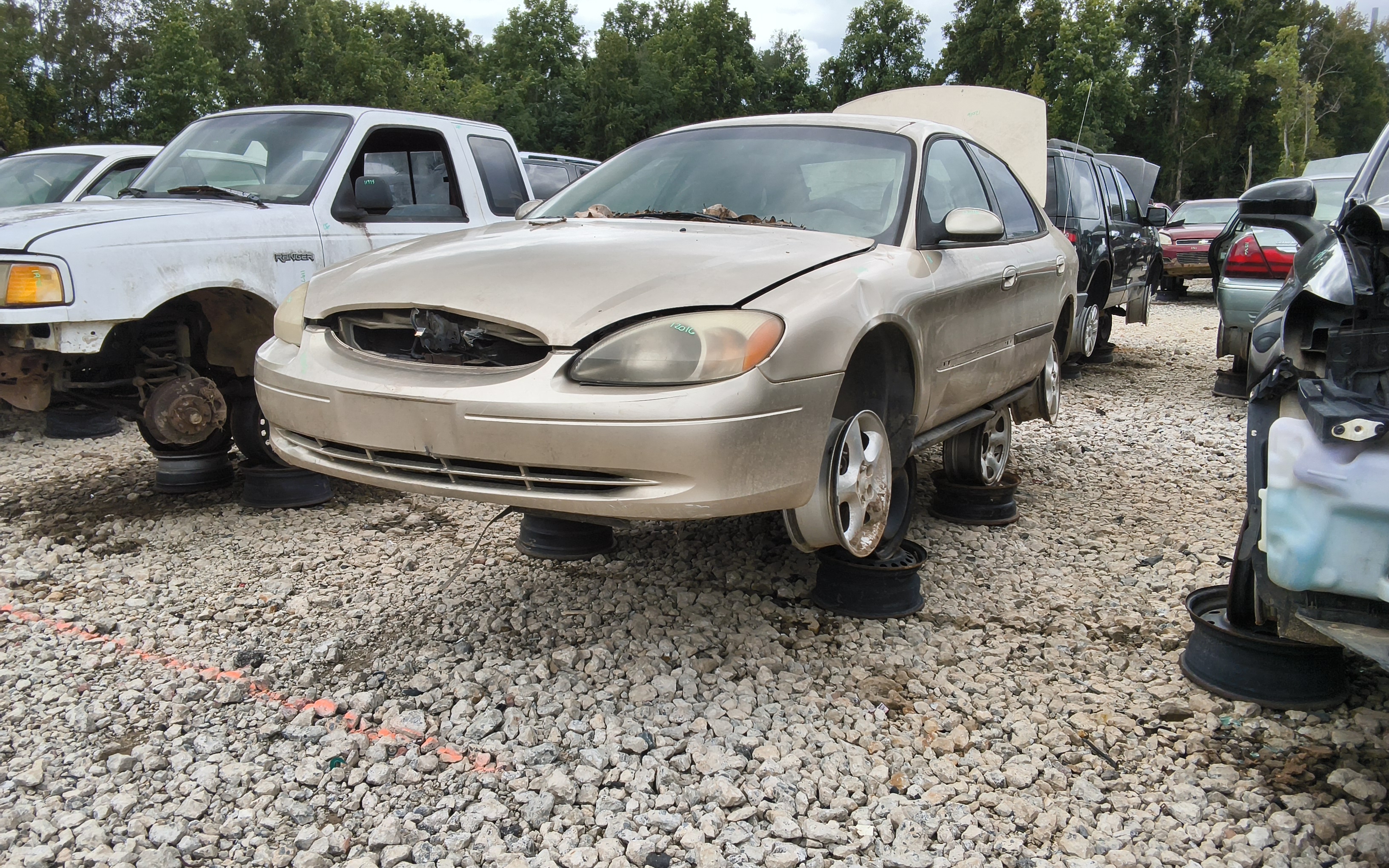 2000 FORD Taurus