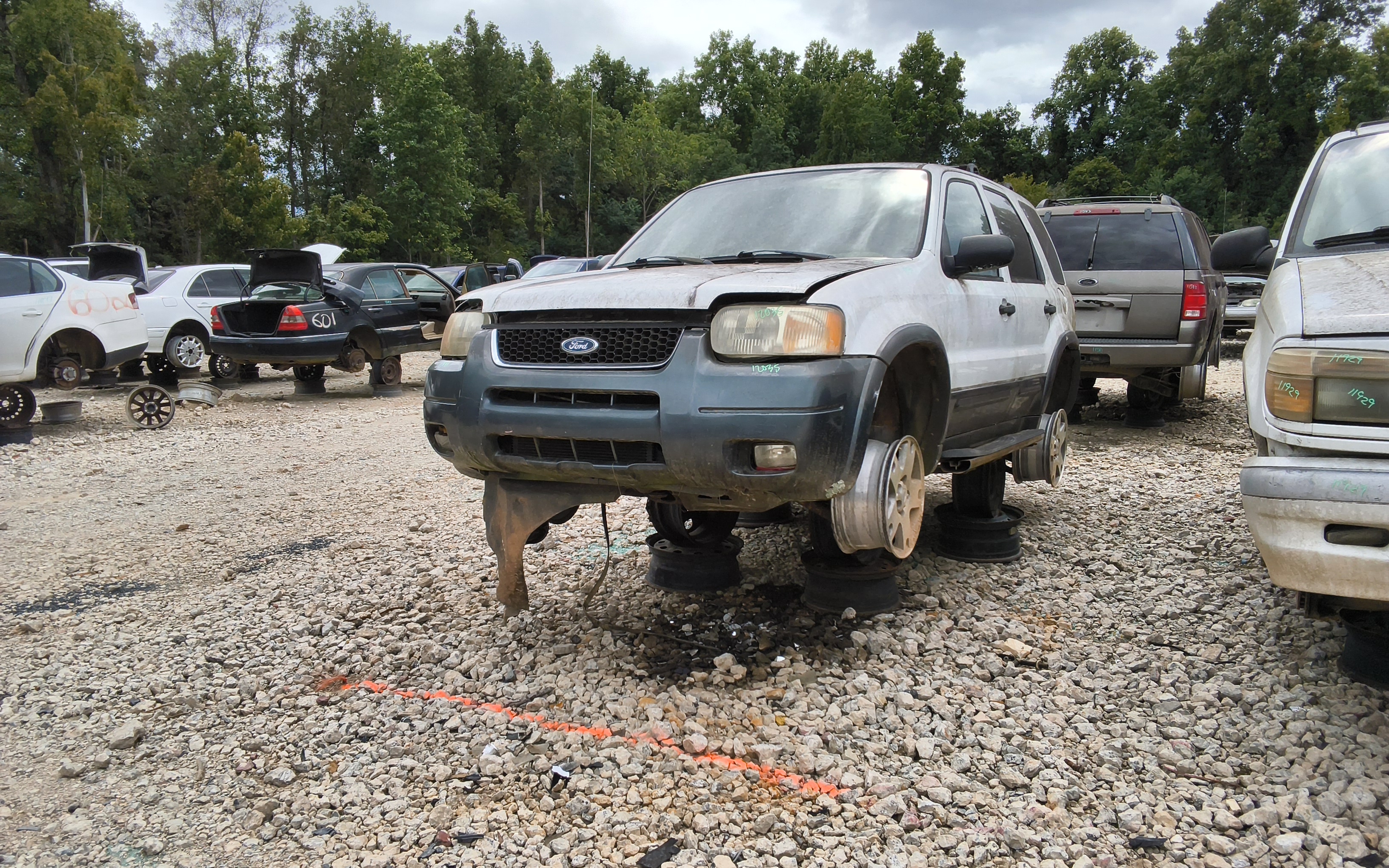 2004 FORD Escape