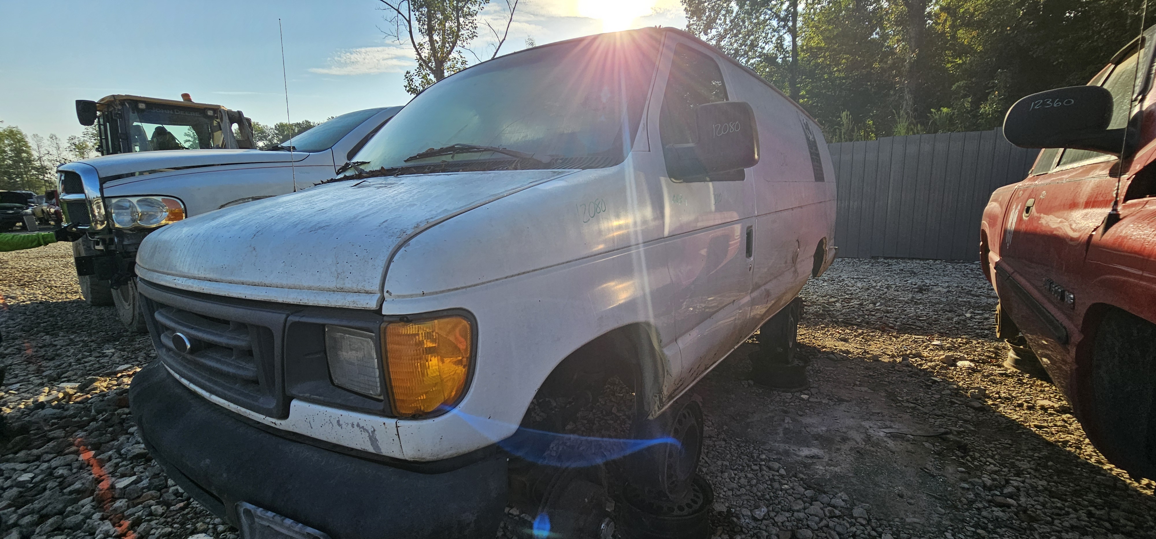 2005 FORD E-350