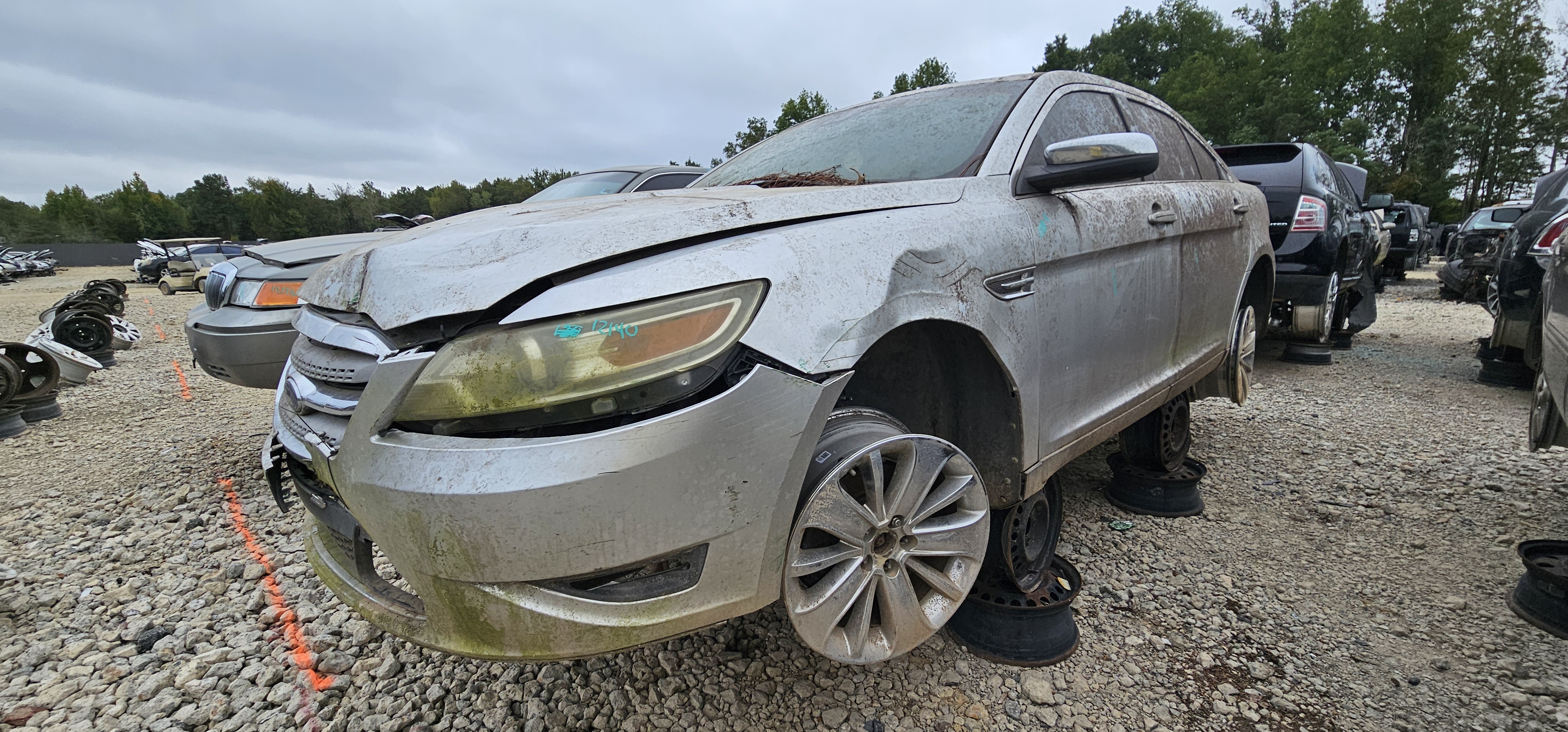 2010 FORD Taurus