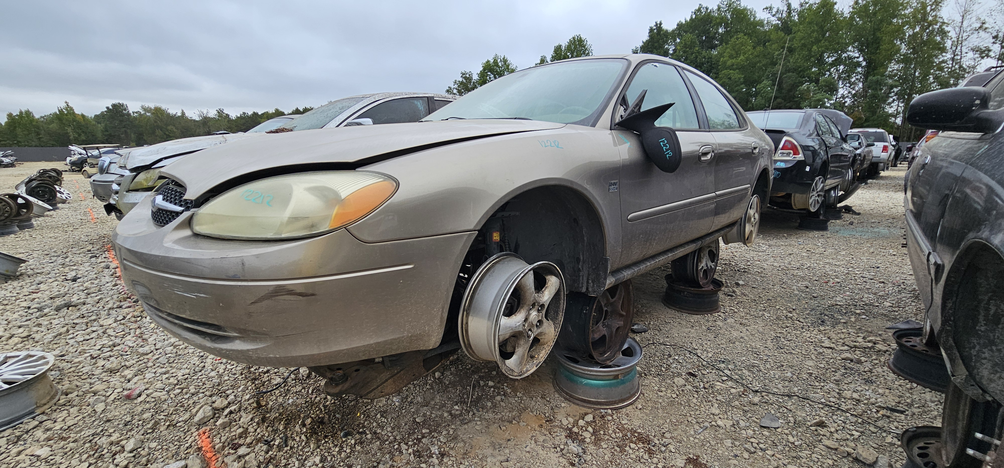 2003 FORD Taurus