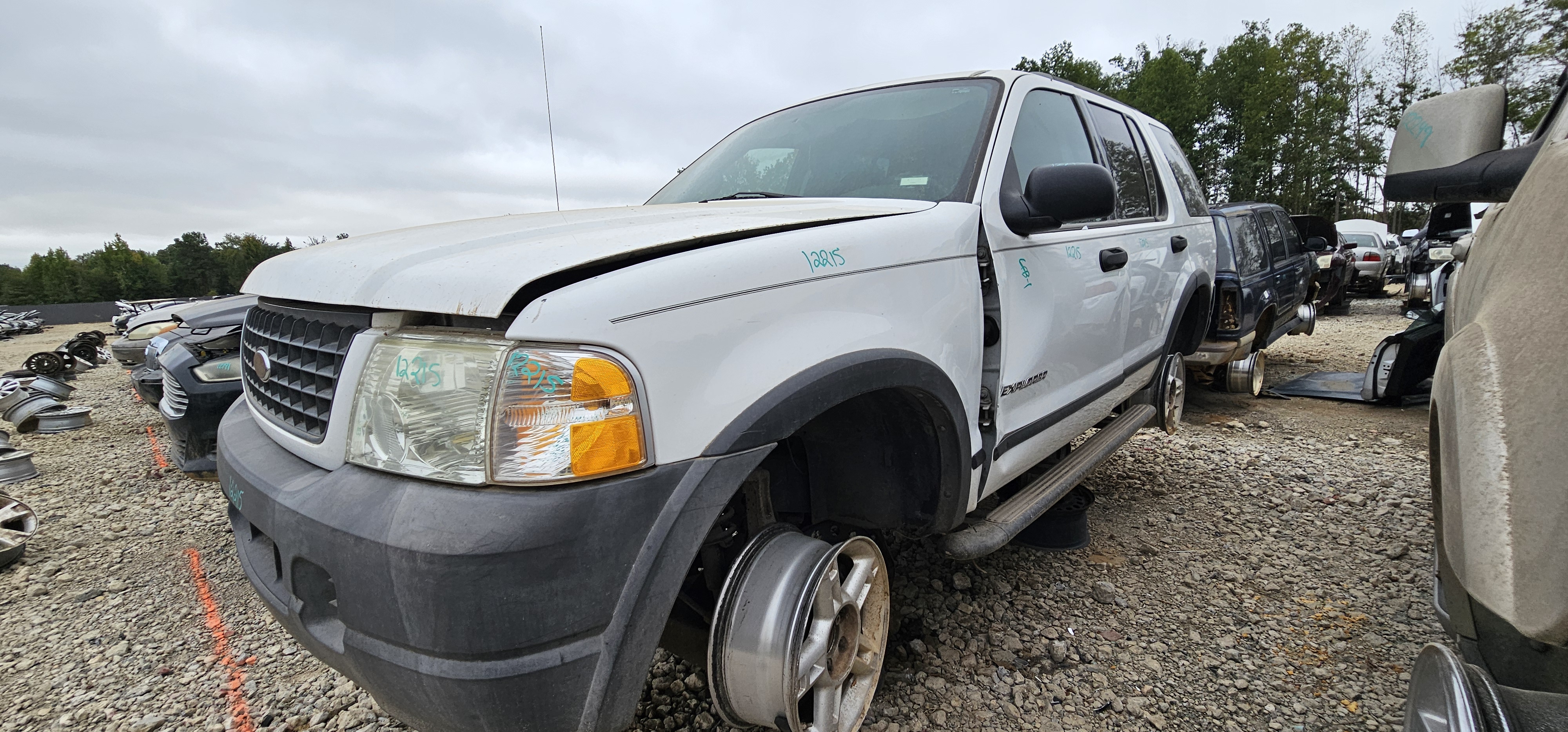 2004 FORD Explorer