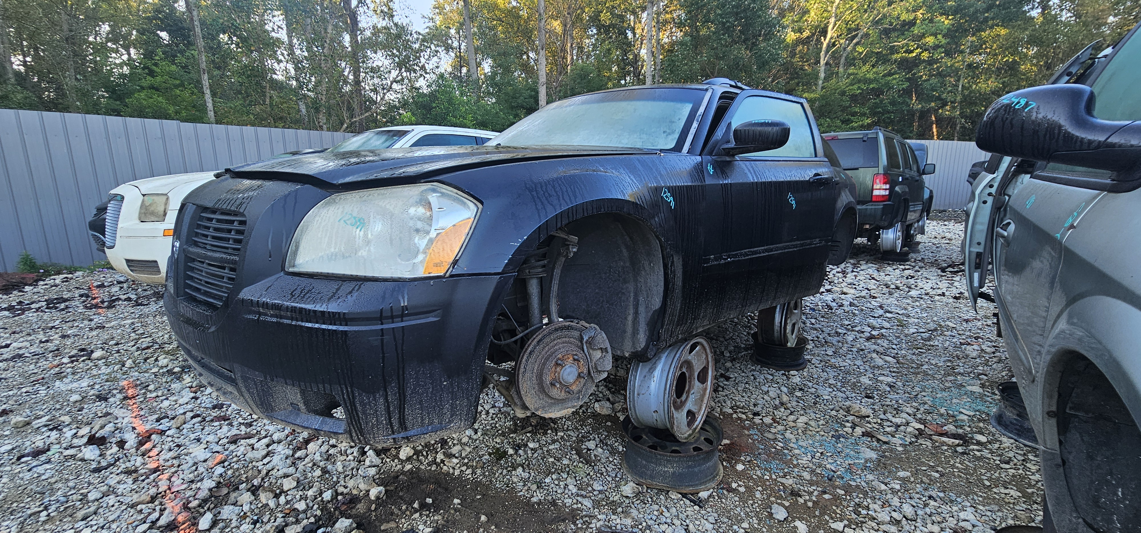 2005 DODGE Magnum