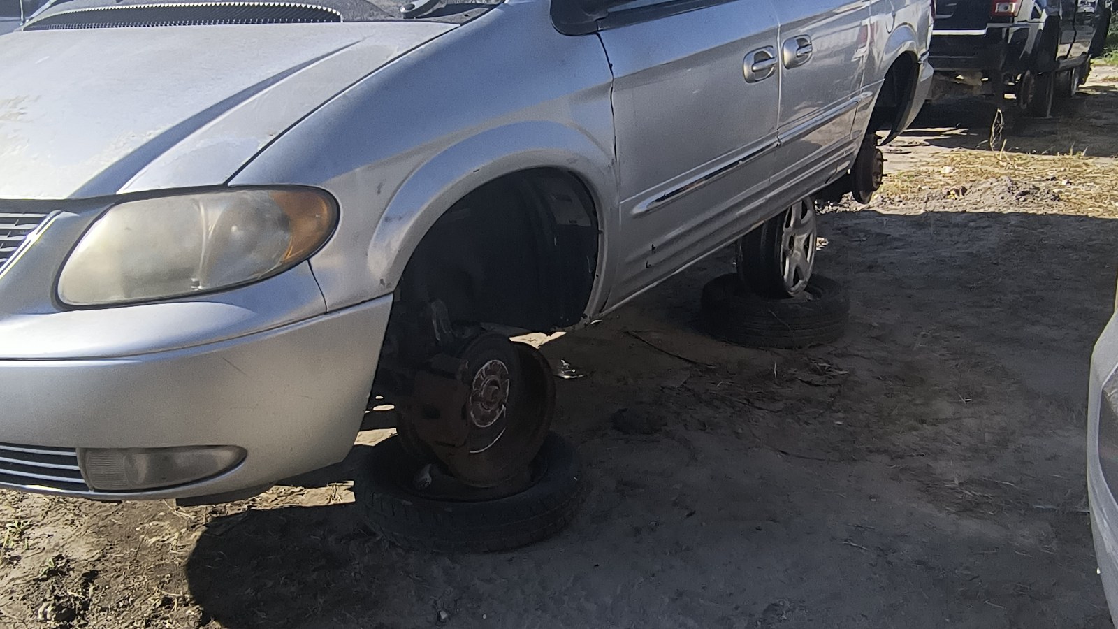 2003 CHRYSLER Town and Country