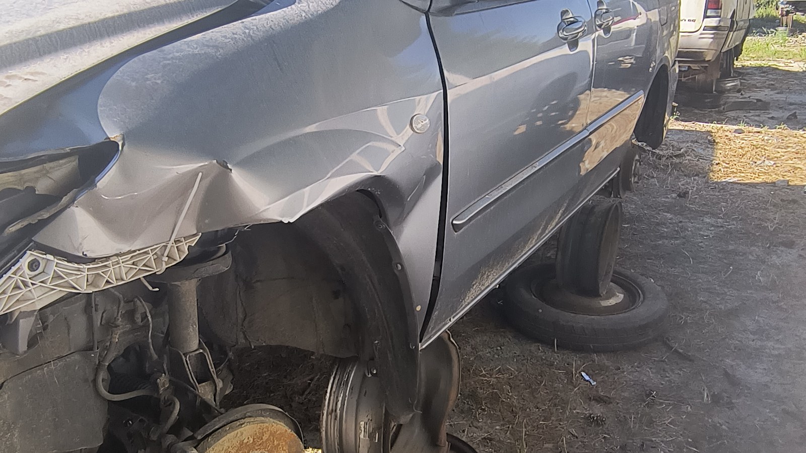 2005 MAZDA Mpv