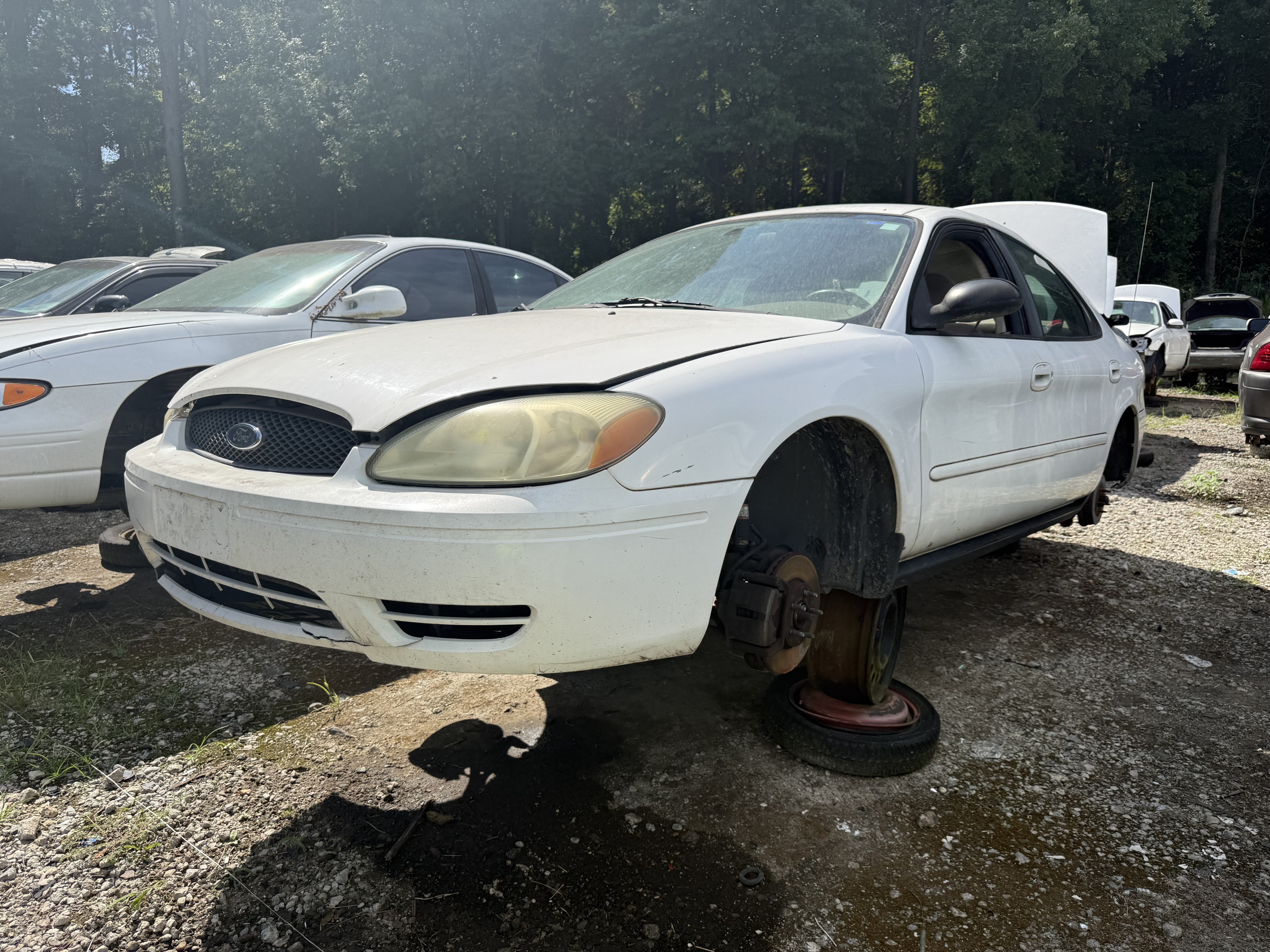 2004 FORD Taurus