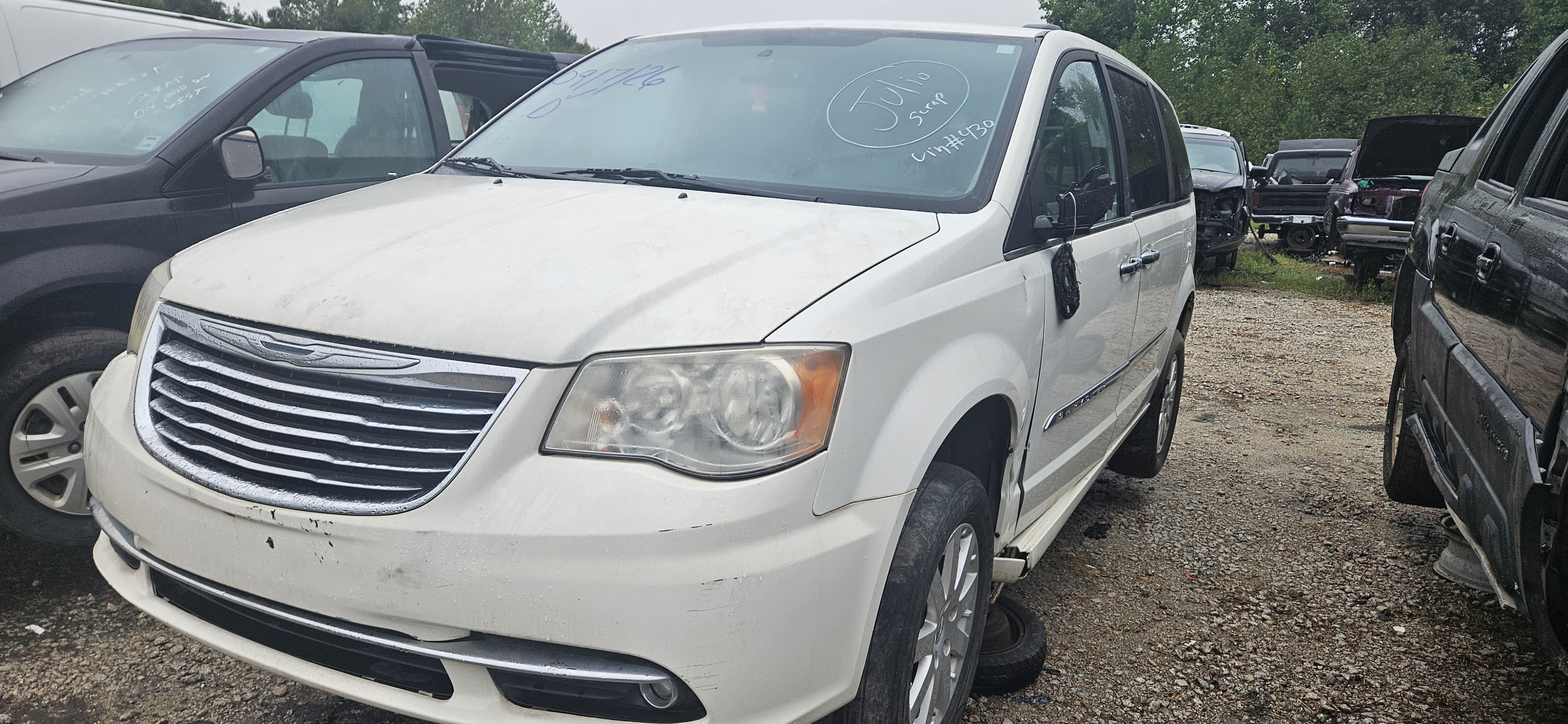 2012 CHRYSLER Town and Country