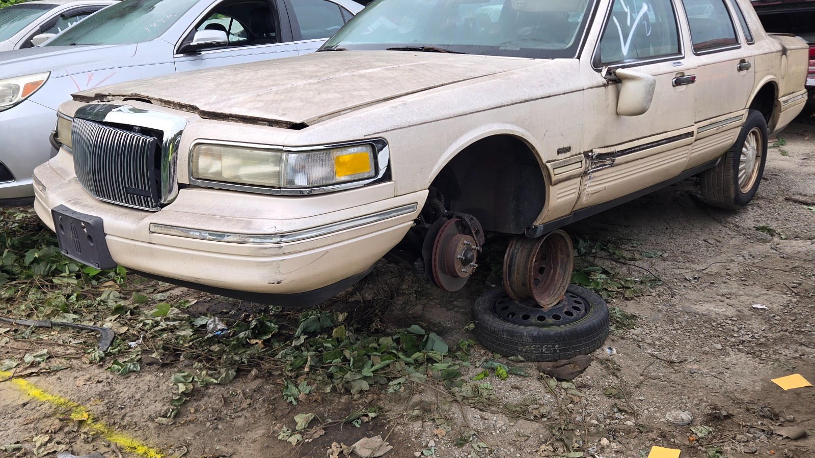 1997 LINCOLN Town Car