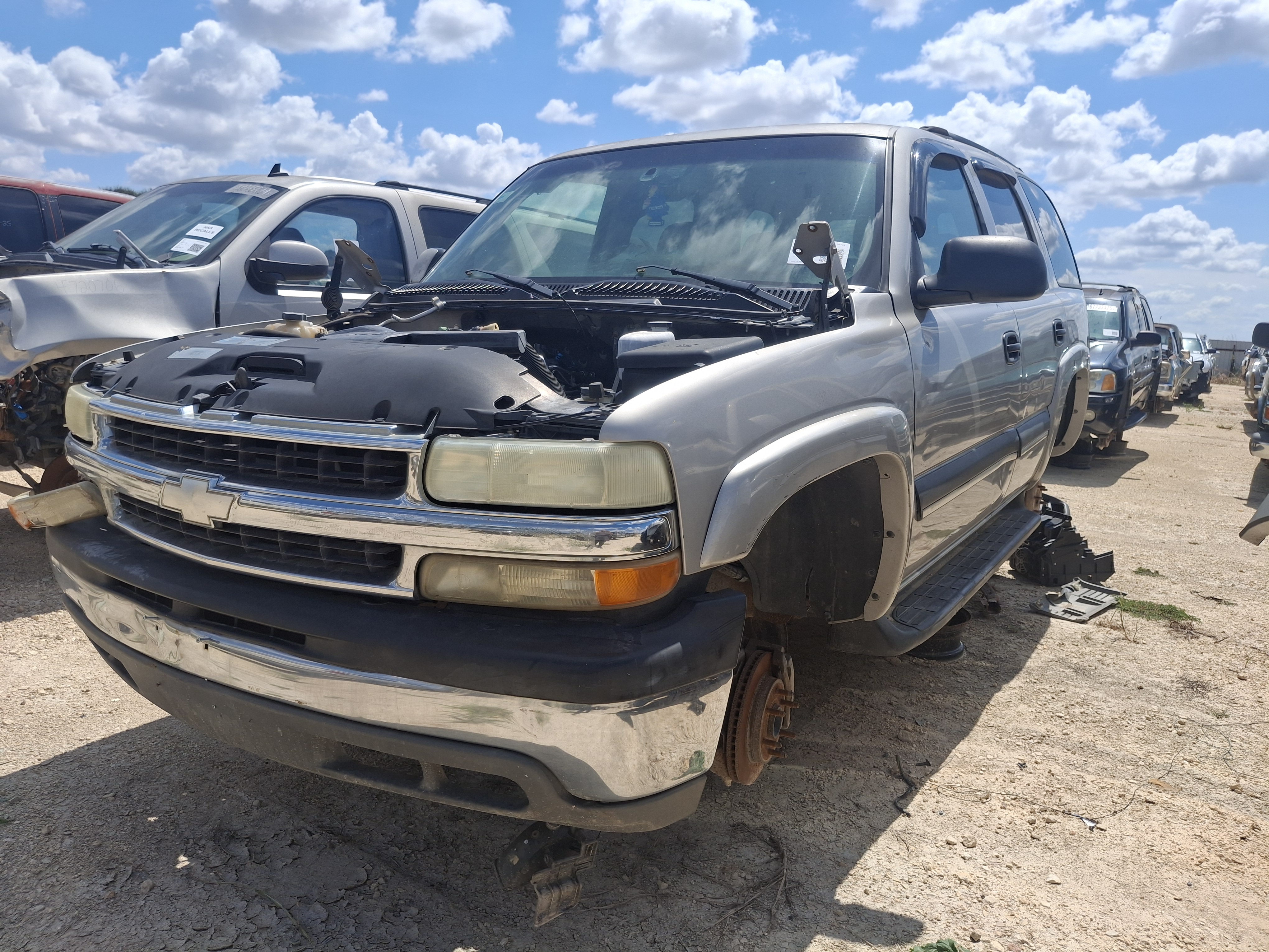 2004 CHEVROLET Tahoe