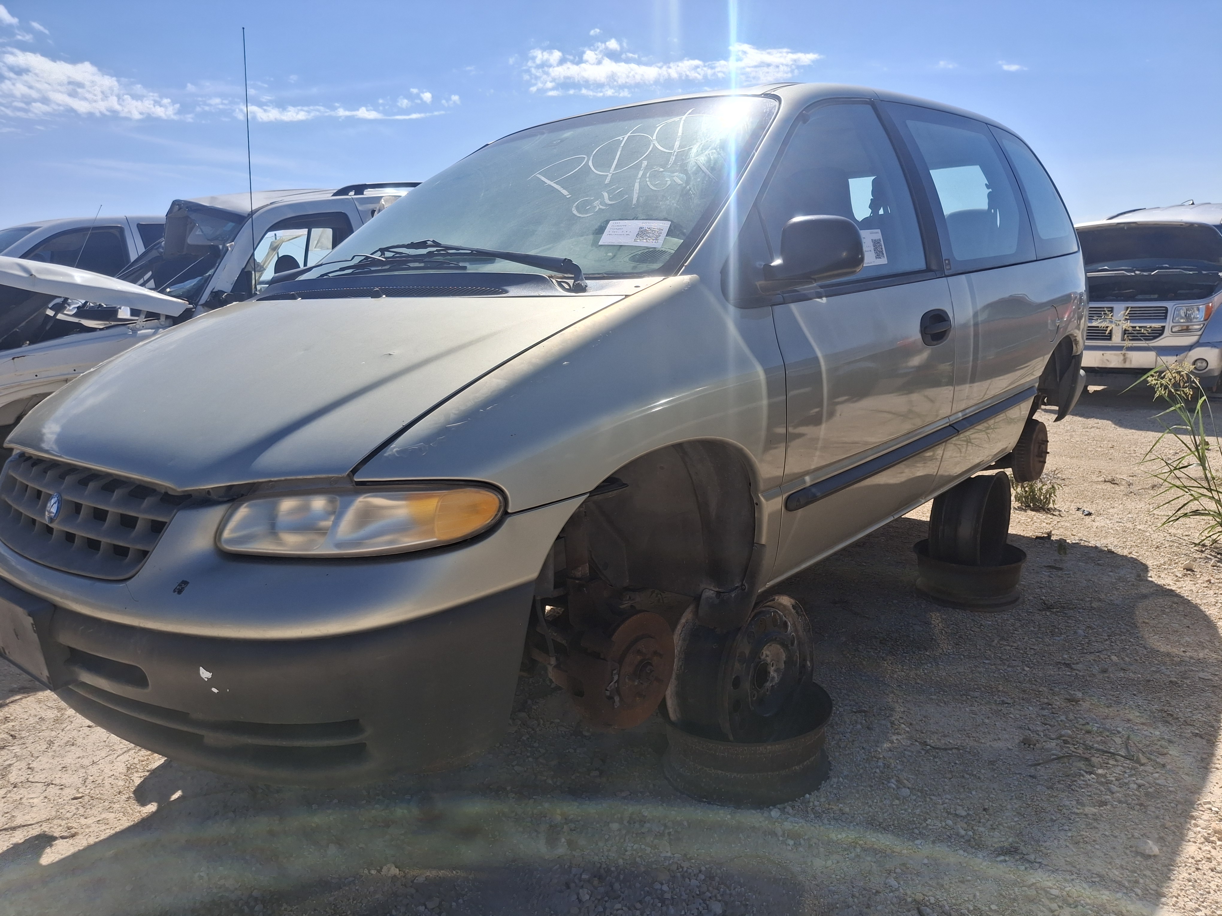 1999 PLYMOUTH Voyager
