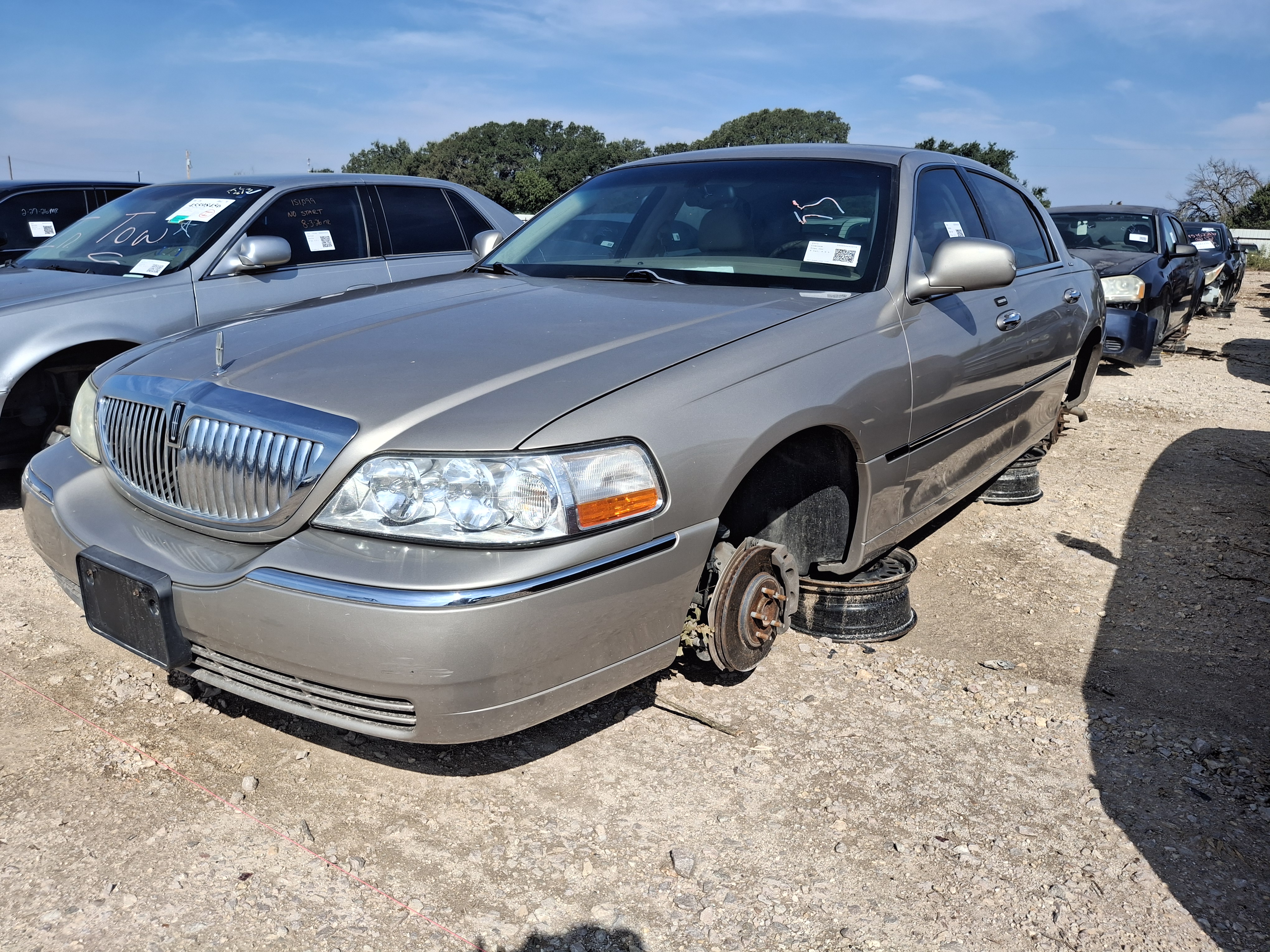 2003 LINCOLN Town Car