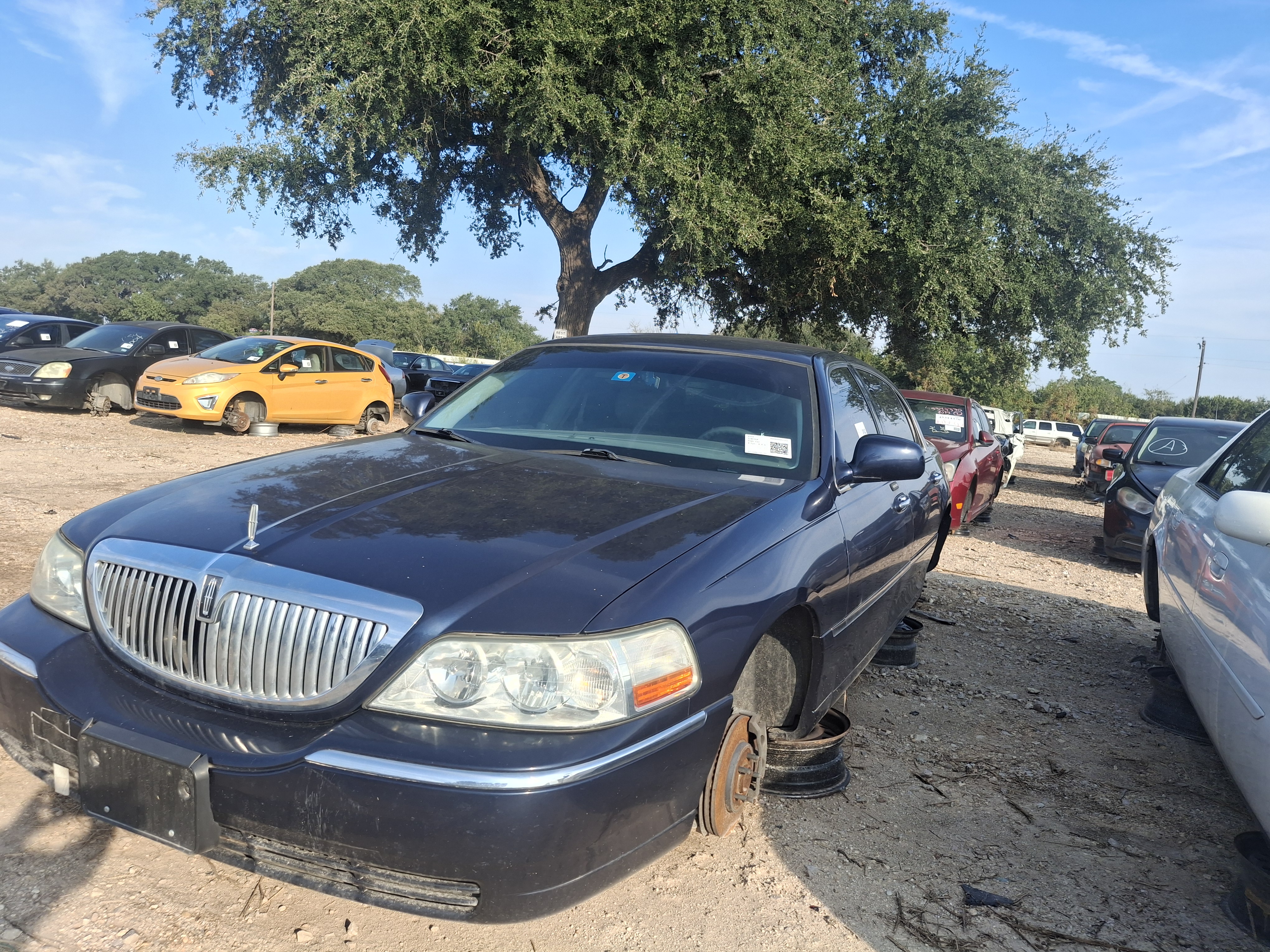 2004 LINCOLN Town Car