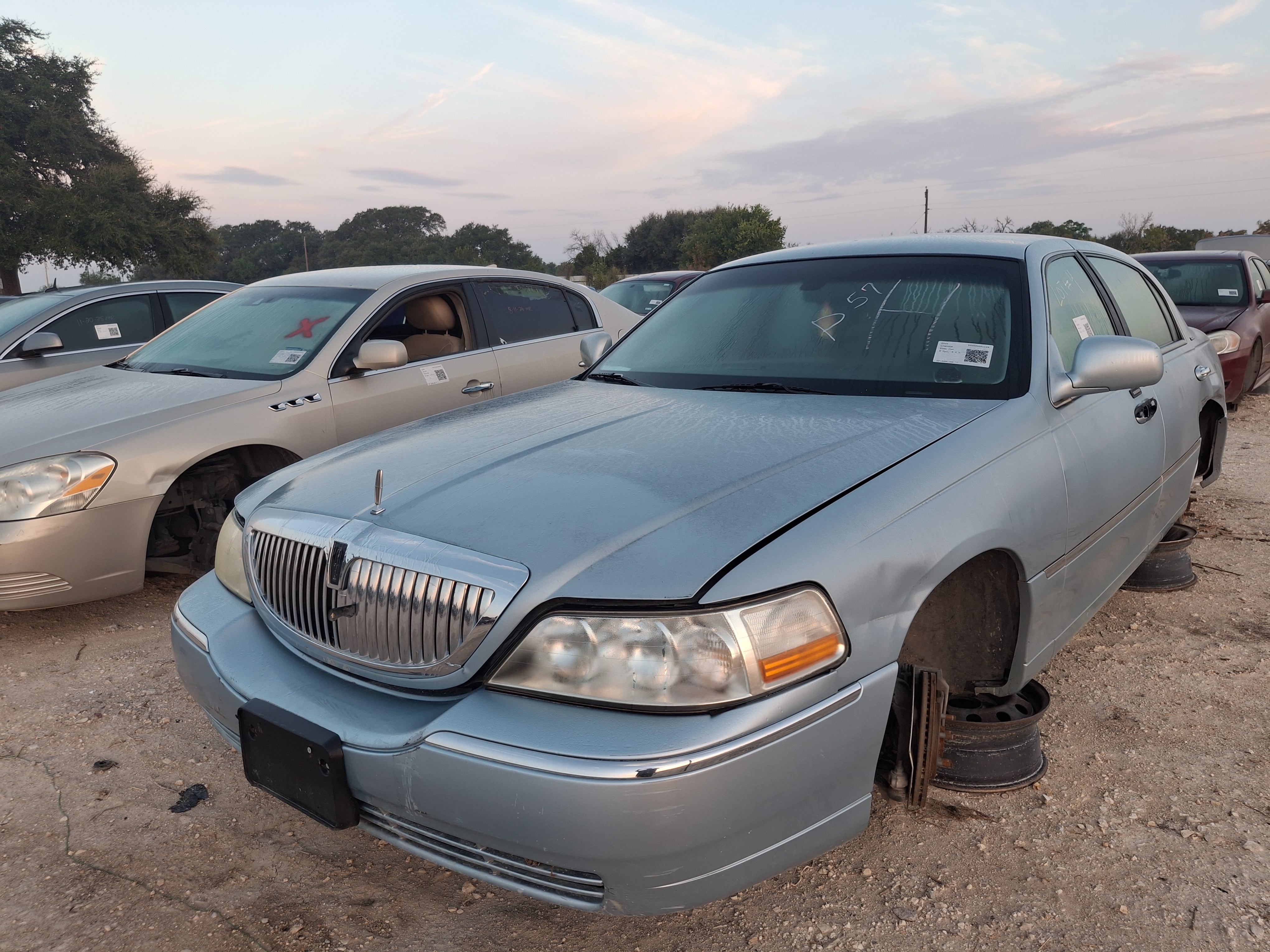 2005 LINCOLN Town Car